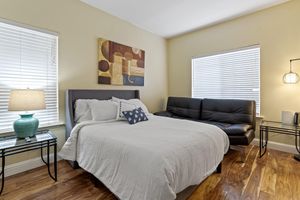 Alquiler Vacacional - 4BR 3BA EVCharger! King Bed! Long StaysWelcomed