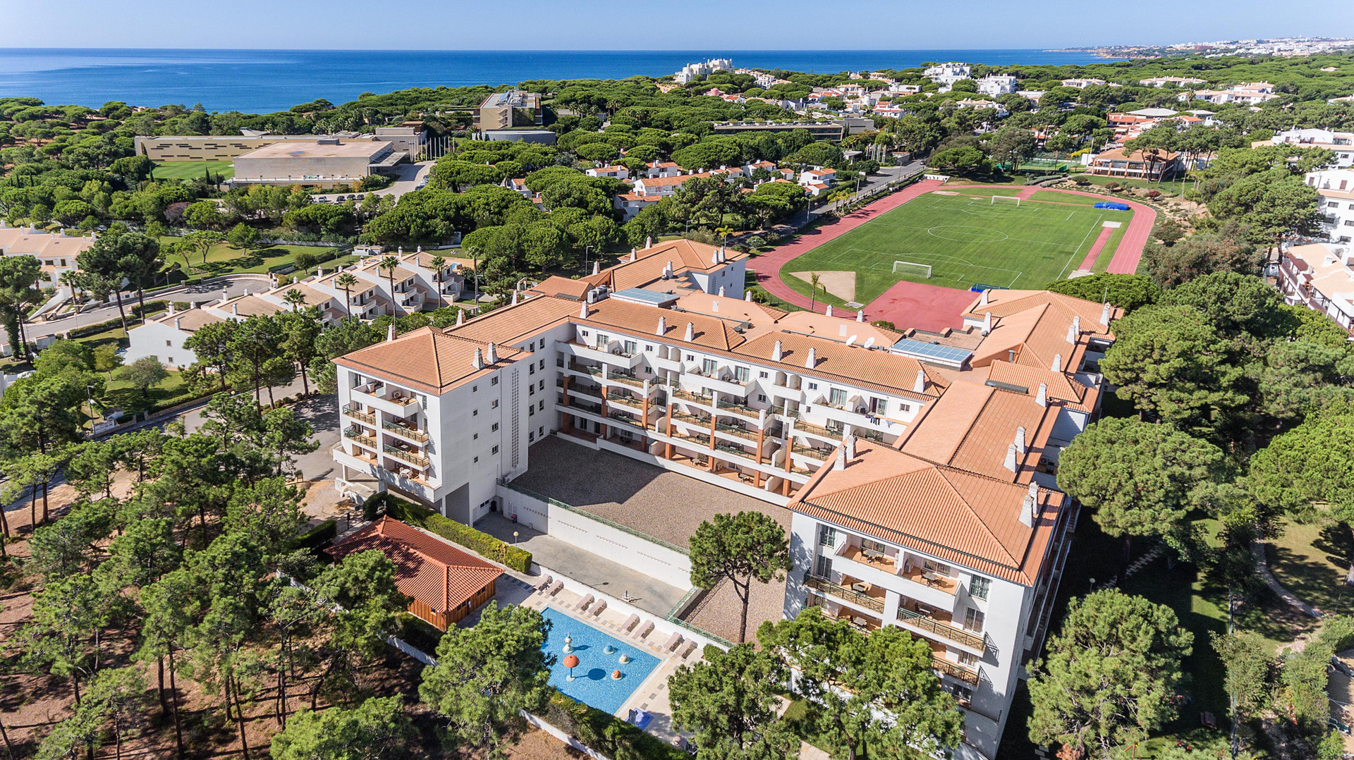 Vista Exterior AP Victoria Sports & Beach