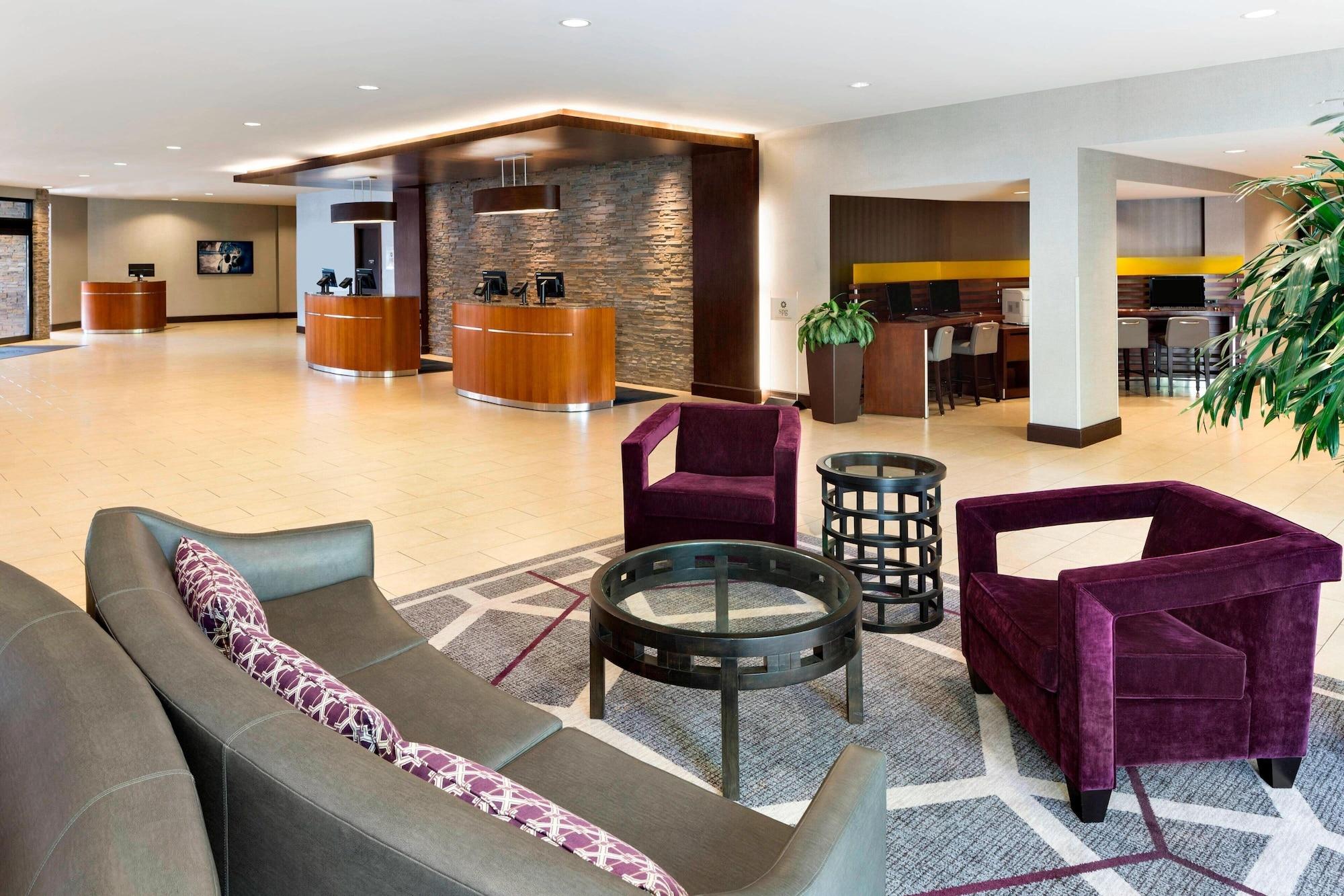 Vista Lobby Sheraton Vancouver Airport Hotel