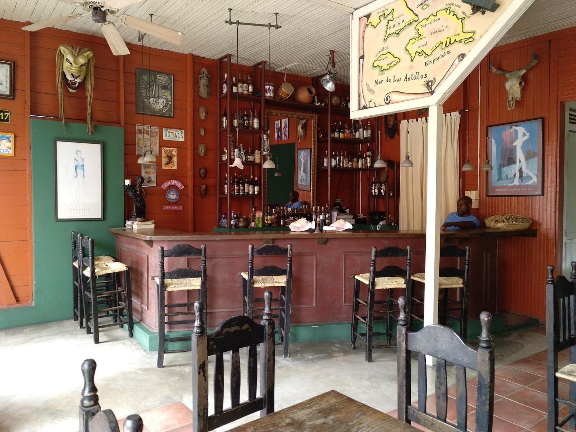 Bar/Salón Hotel Loro Tuerto