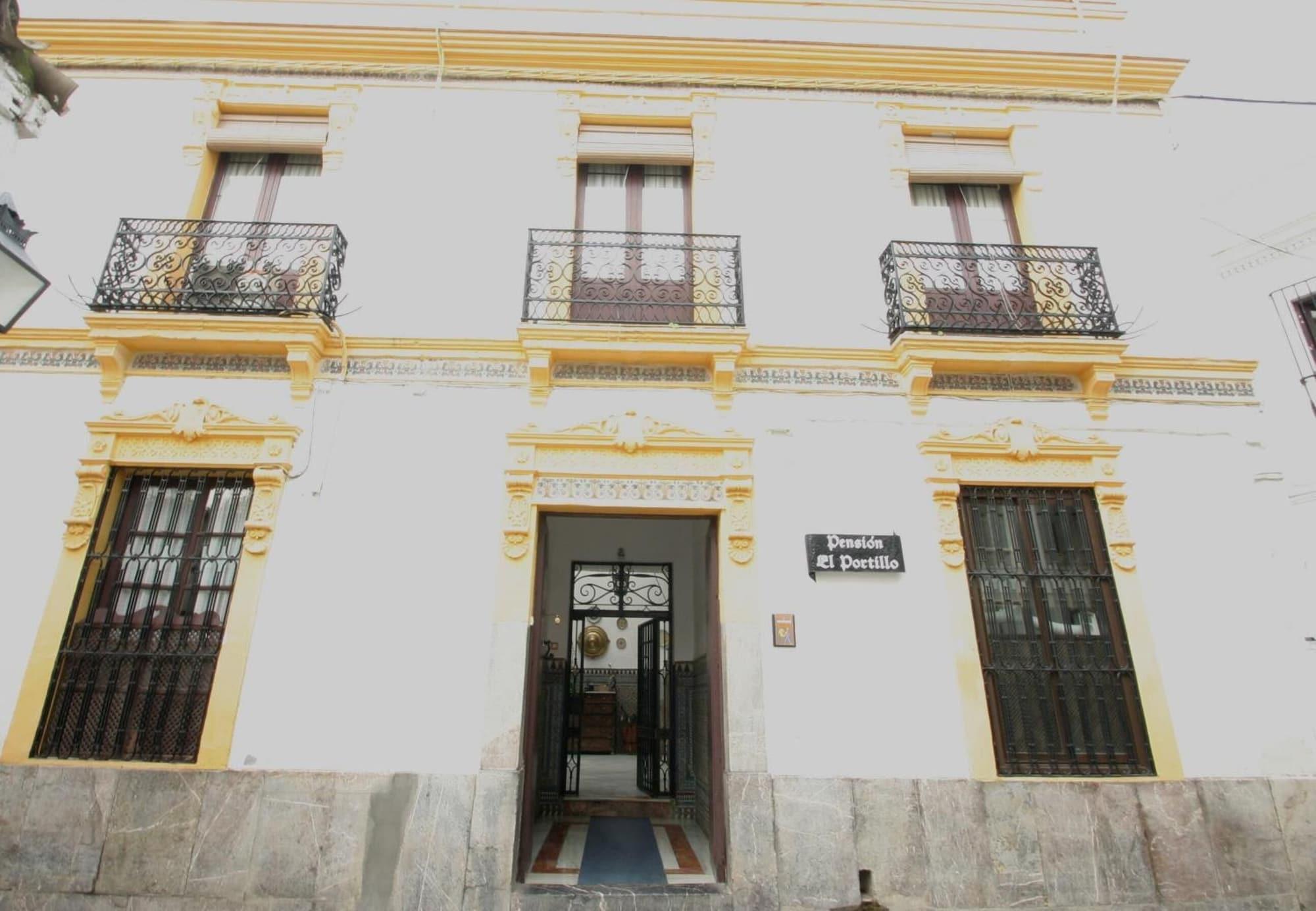 Vista Exterior Pensión El Portillo