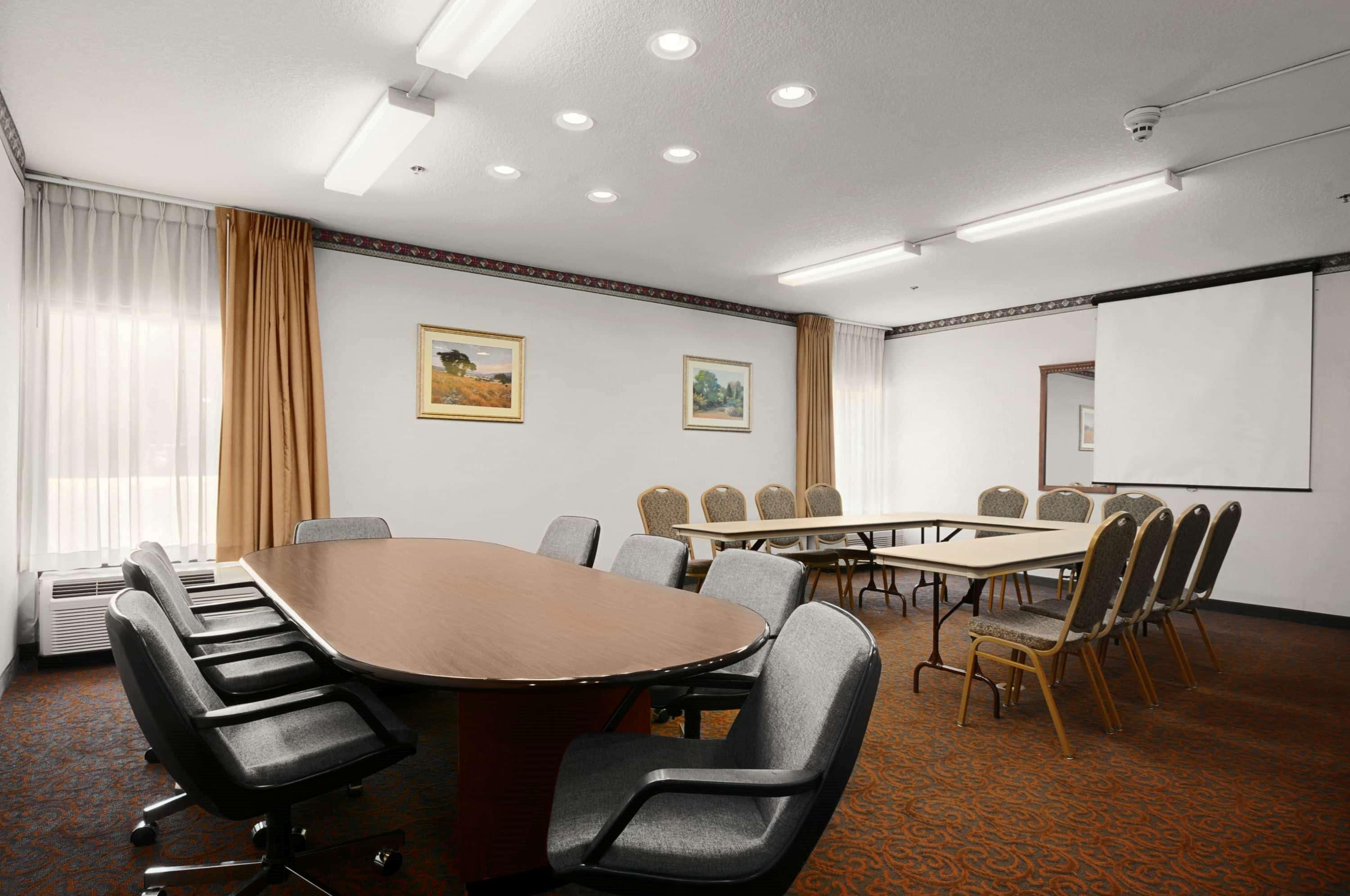 Centro de Negocios Coratel Inn & Suites by Jasper New Braunfels