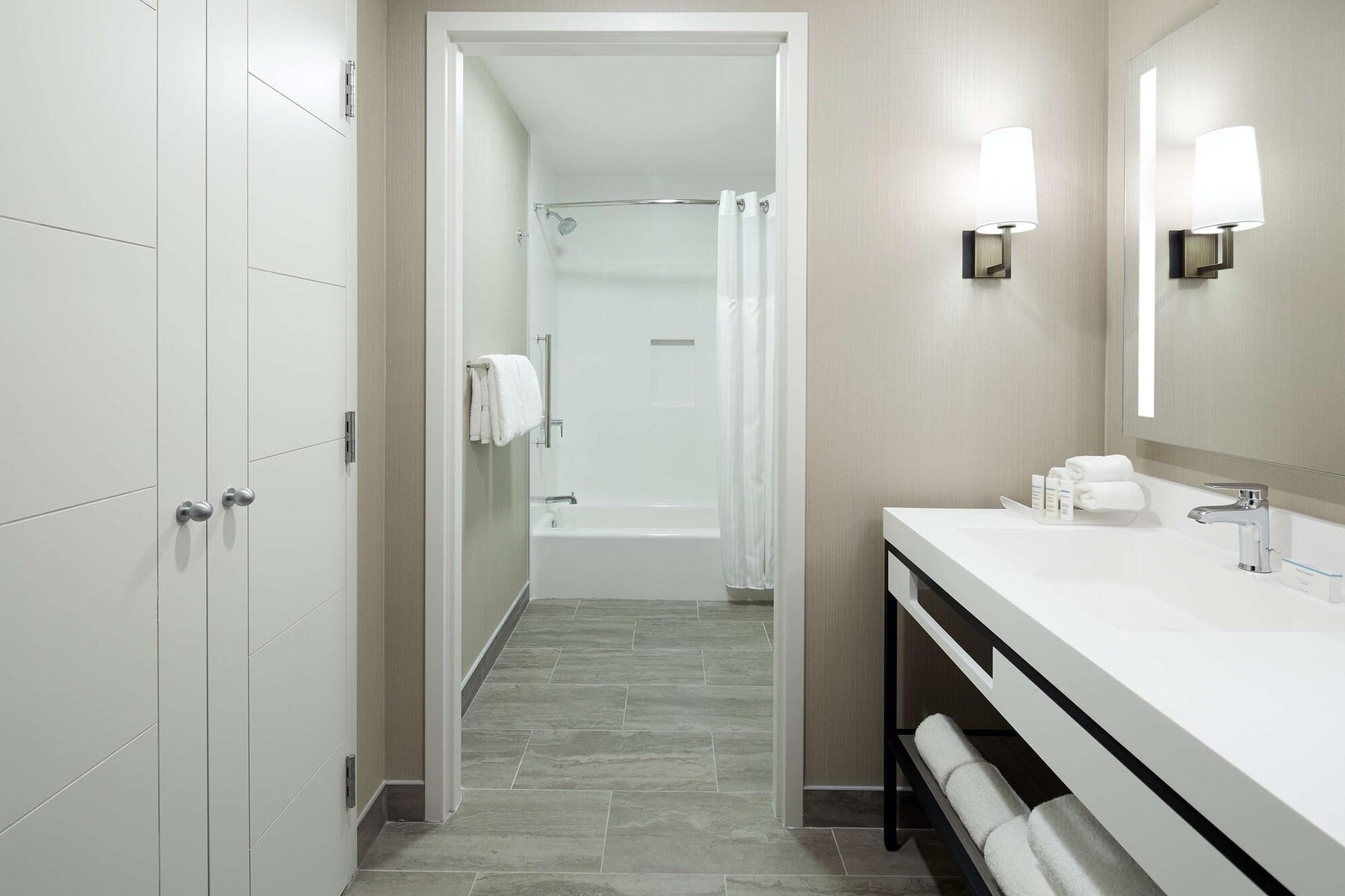 Comodidades do quarto Homewood Suites by Hilton Montreal Midtown, Quebec, Canada