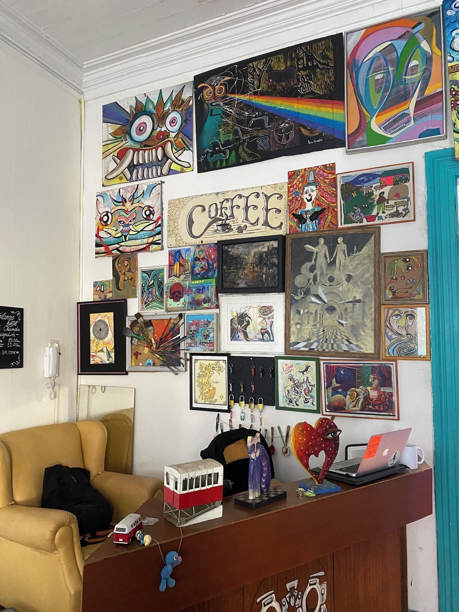 Vista Lobby La Mancha Art Hostel