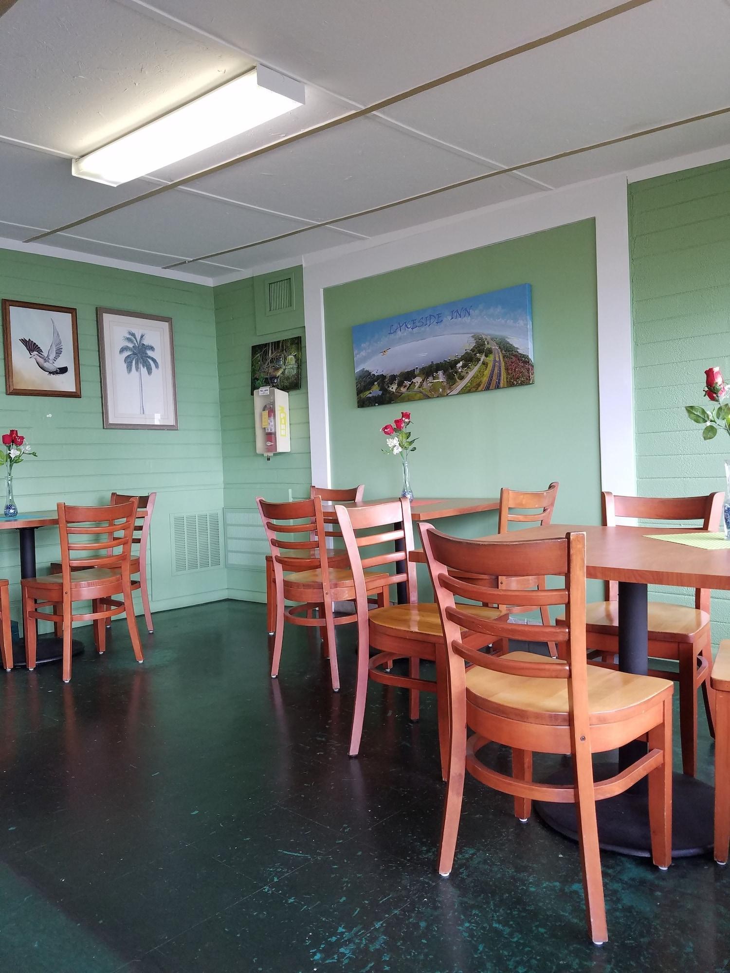 Restaurant Lakeside Inn and Cafe