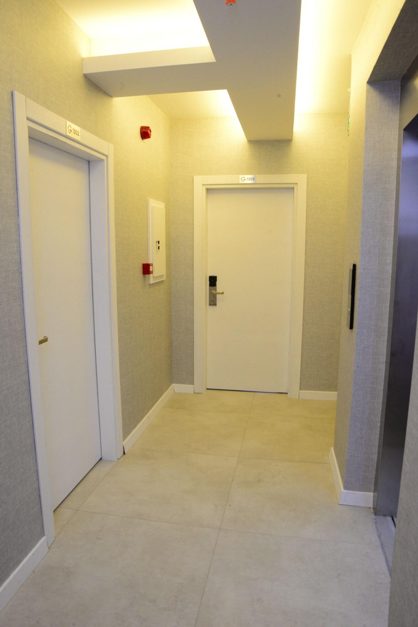 Varios Gardenya Suit Hotel