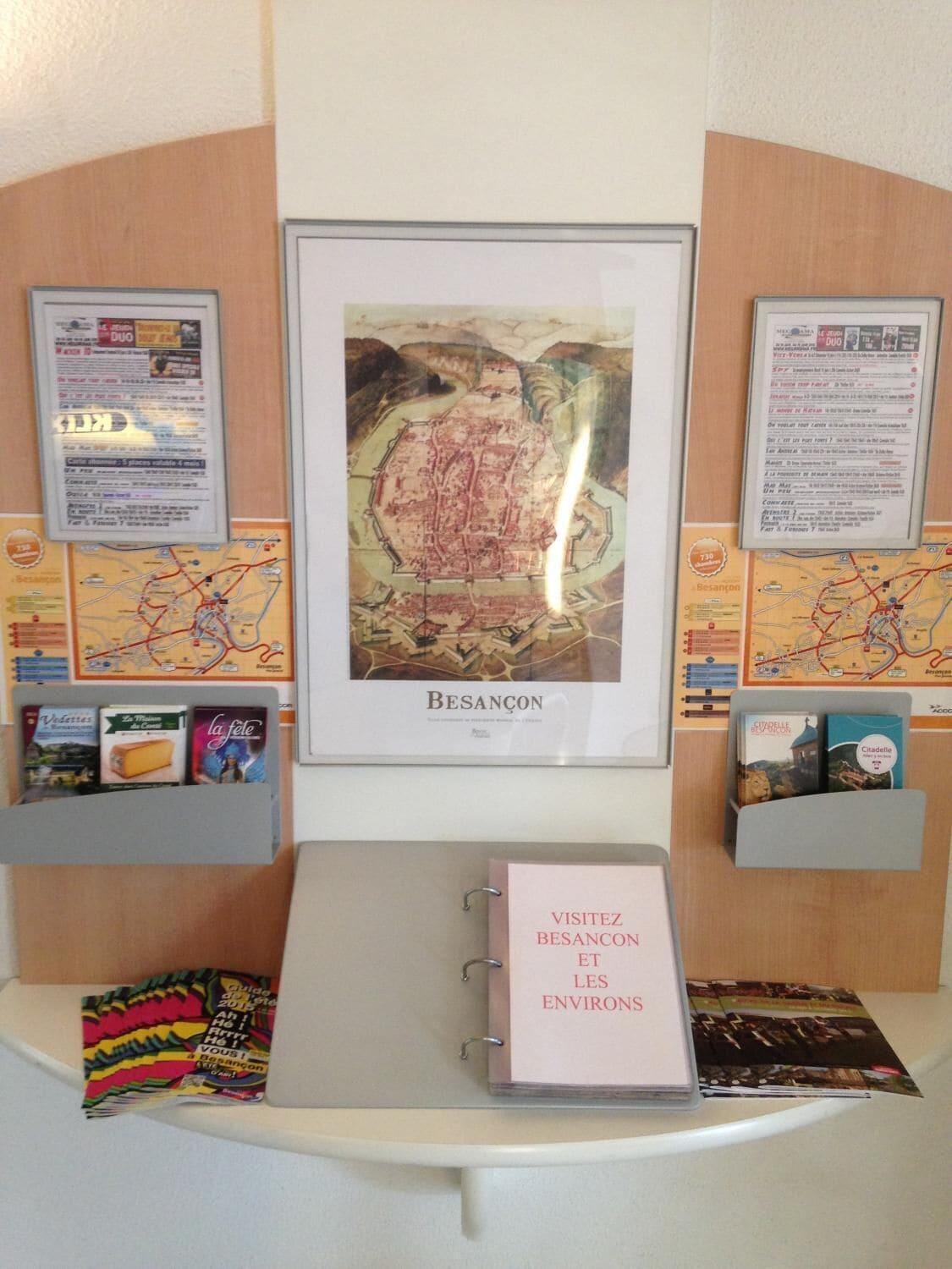 Vista Lobby ibis budget Besancon Nord Ecole Valentin