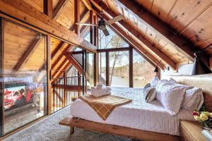 Renta temporal - Hygge House on Lanier - the ULTIMATE lake cabin - dock, arcade, hottub, & grills