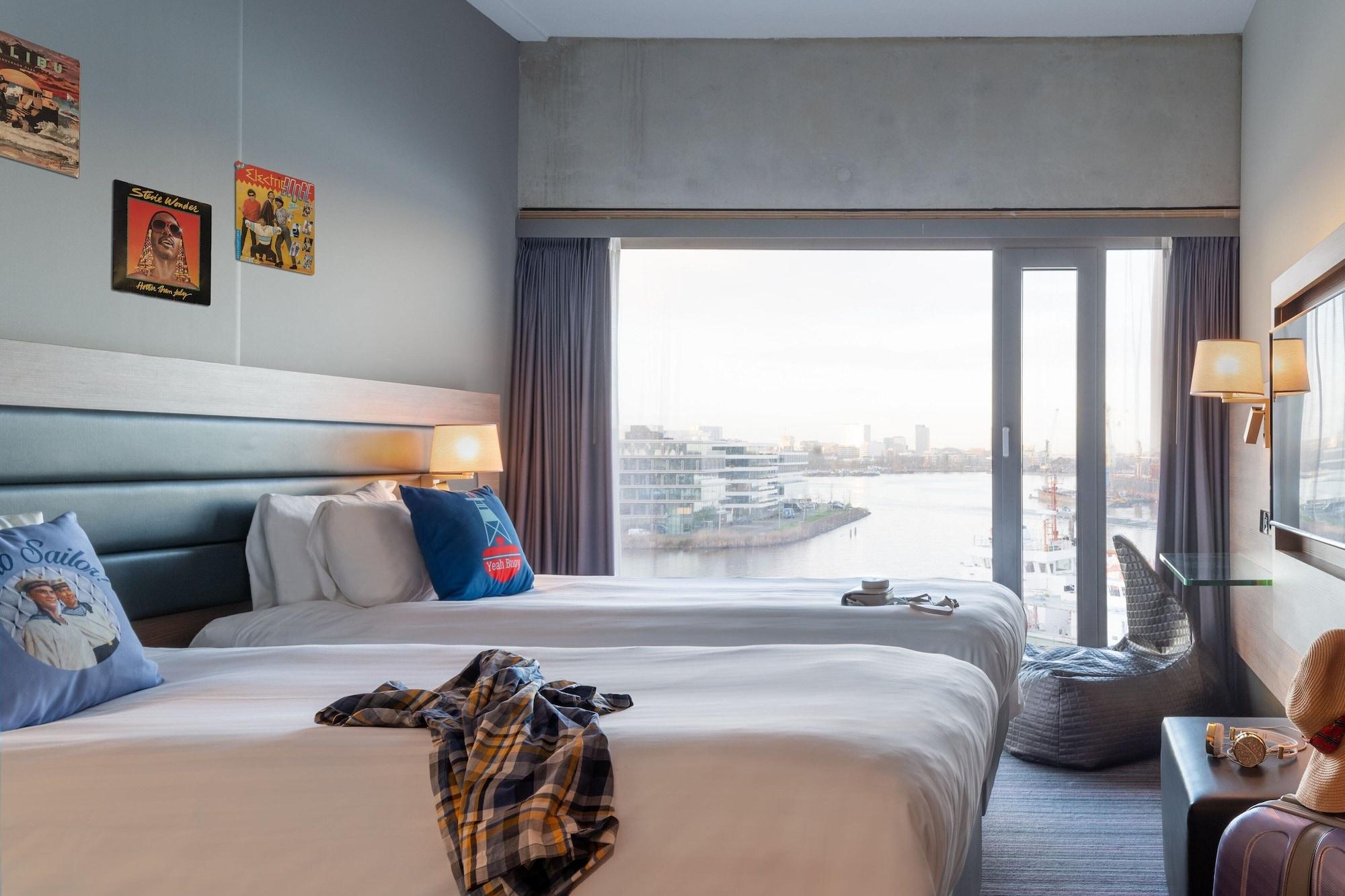 Habitación Moxy Amsterdam Houthavens