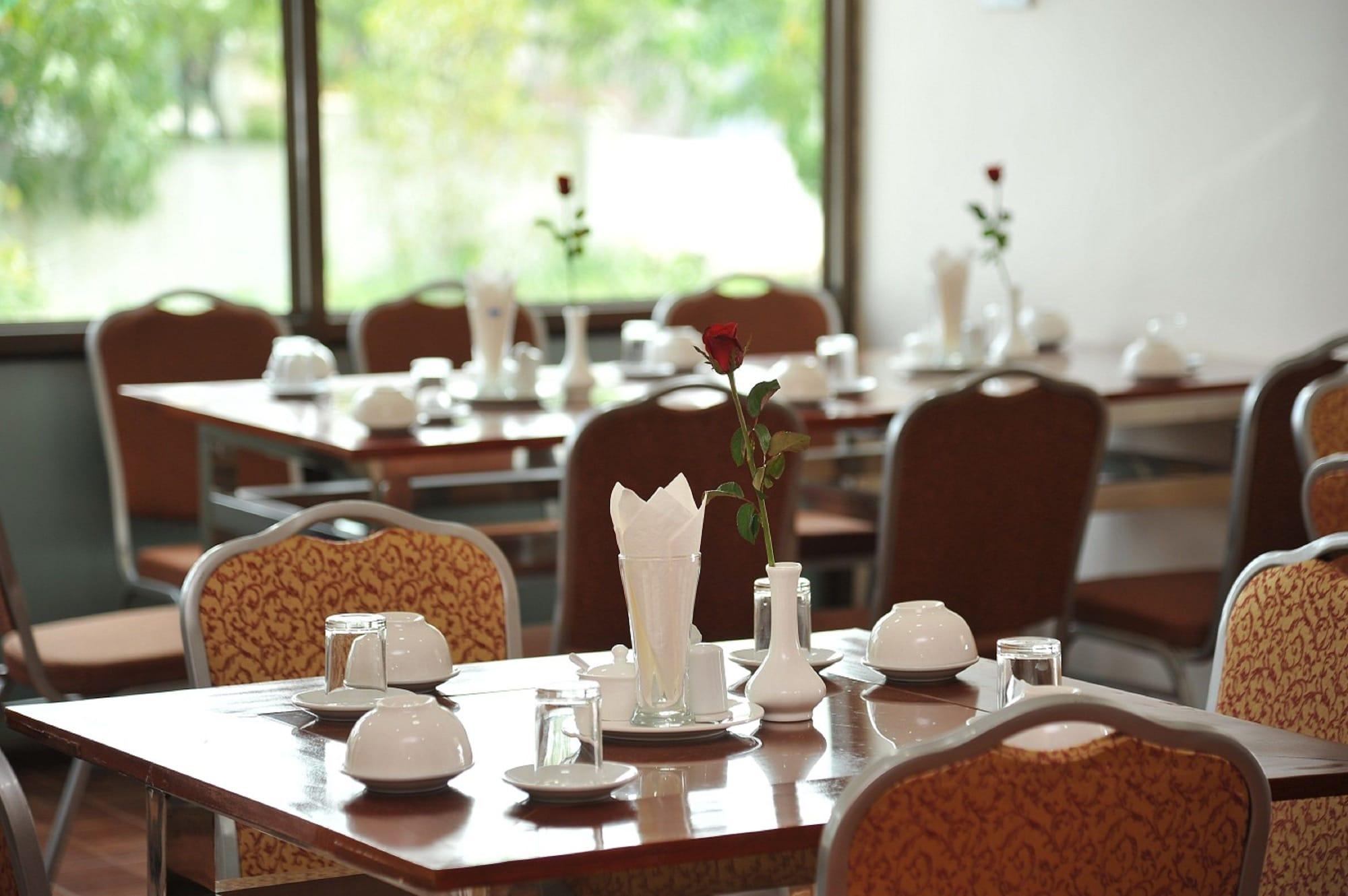 Restaurant Night Sweet Hotel