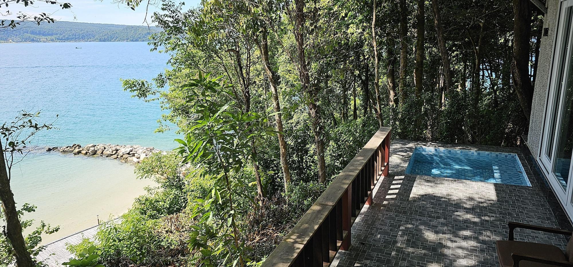 Playa Pearl Beach Resort & Spa