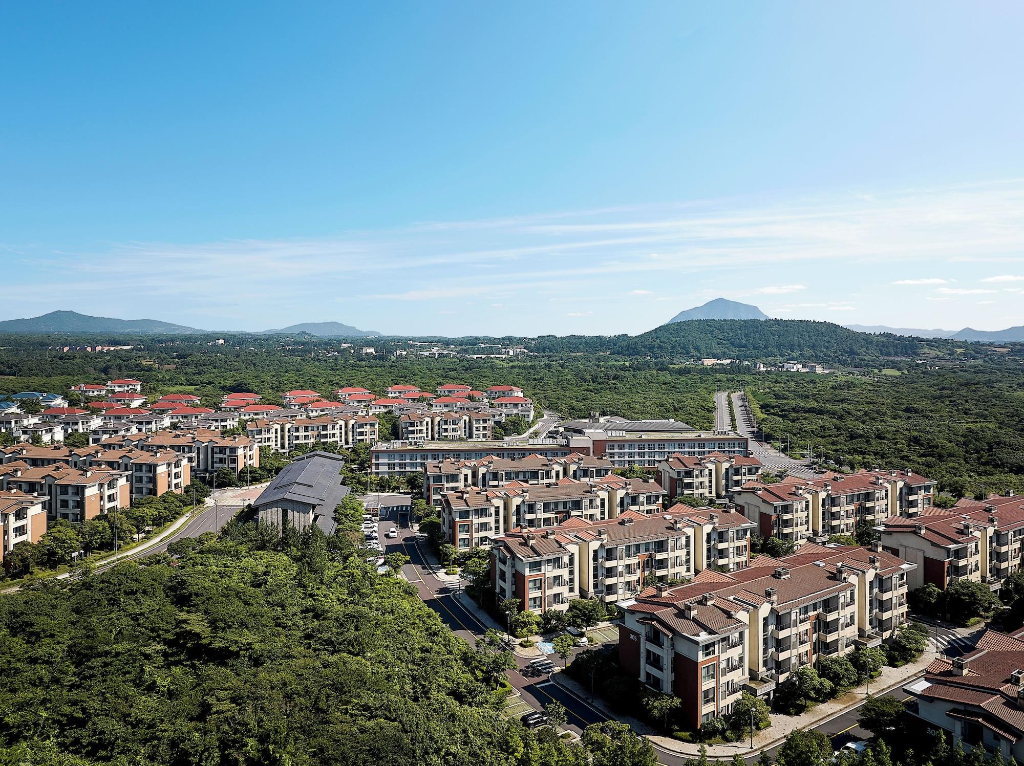 Vista Exterior Somerset Jeju Shinhwa World