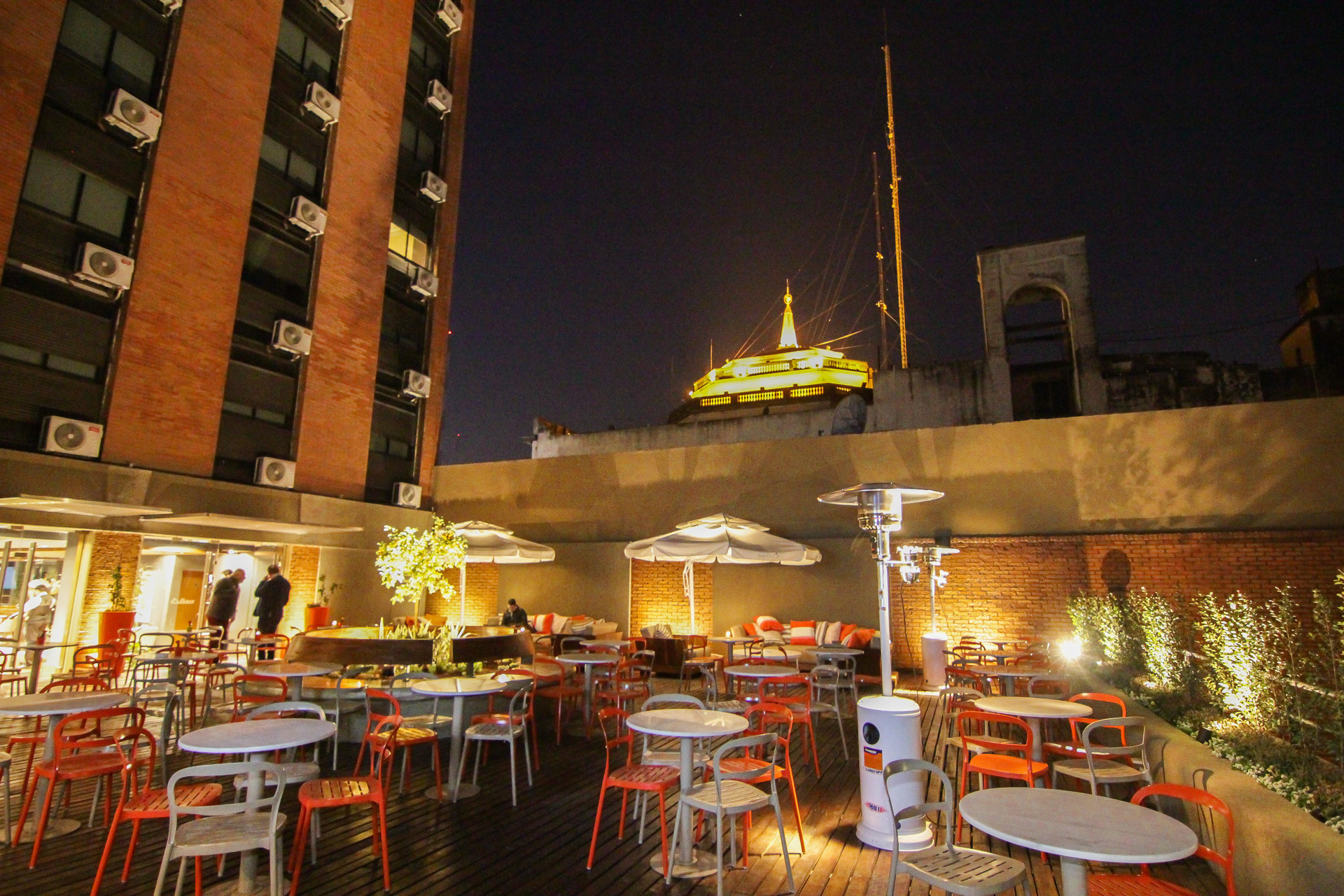 Restaurant Ramada Plaza by Wyndham Tucuman