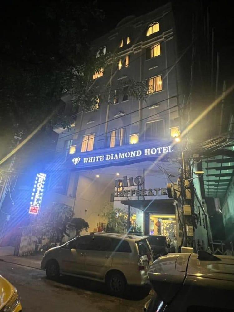 Vista Exterior White Diamond Hotel