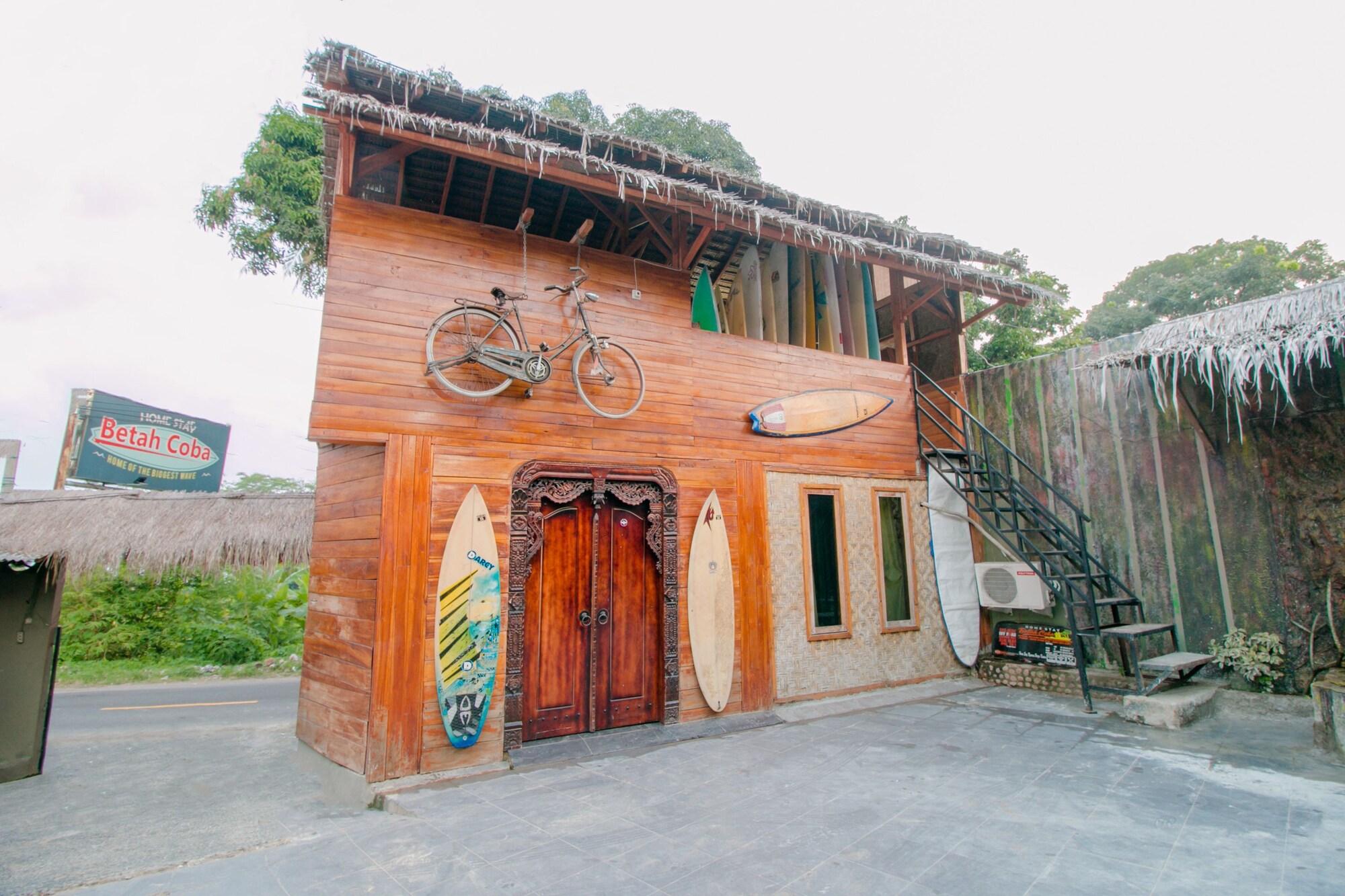 Vista Exterior OYO 867 Bettah Coba Homestay