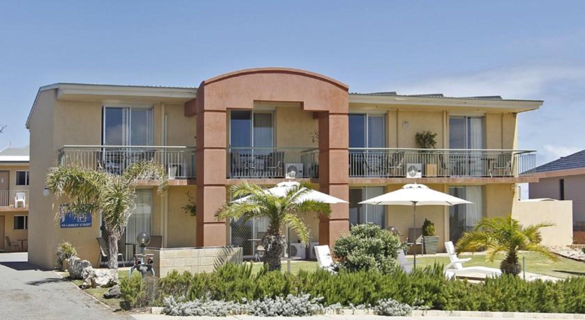 Varios Ocean View Motel