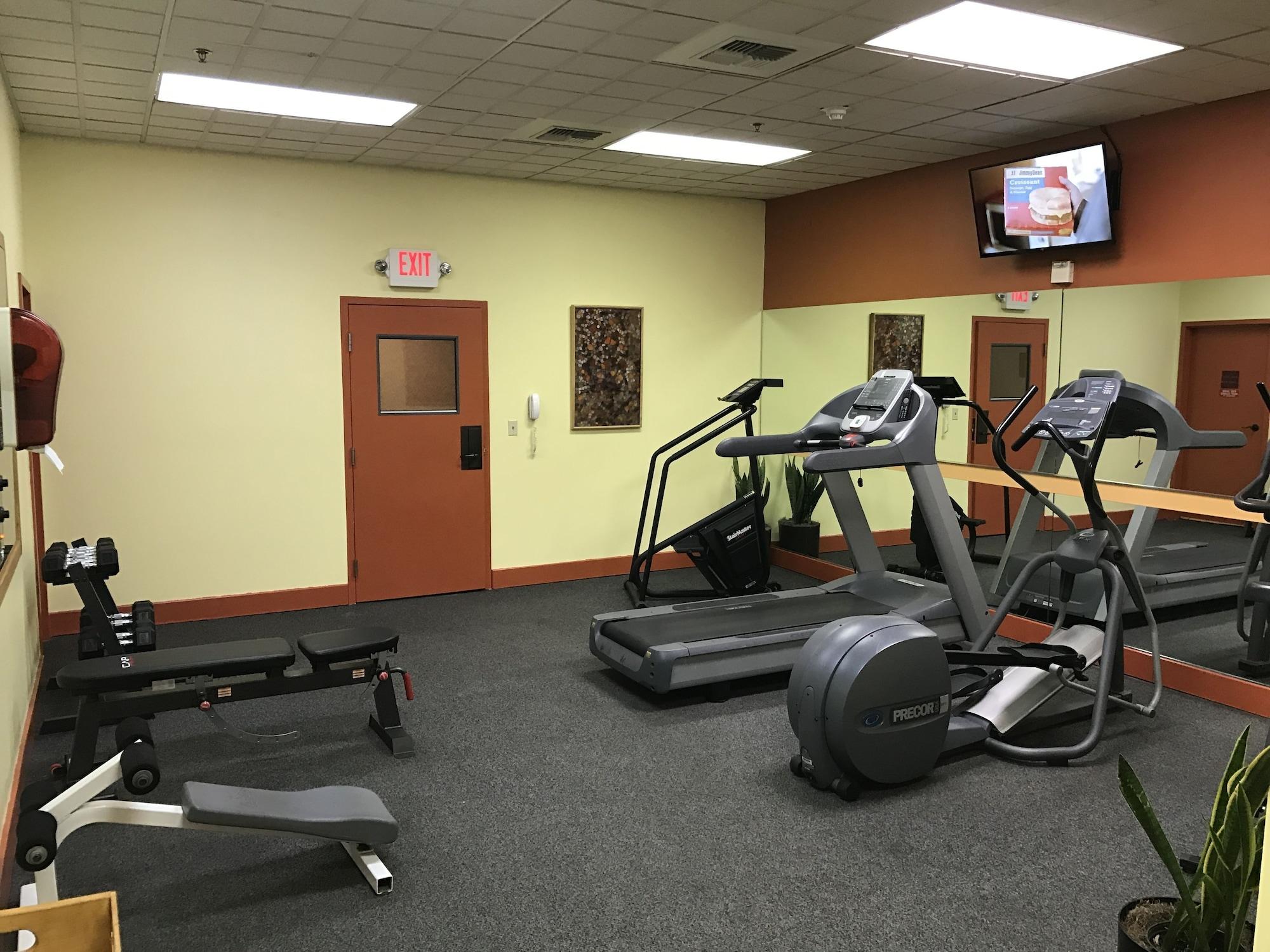 Gimnasio Coast Inn at Lake Hood