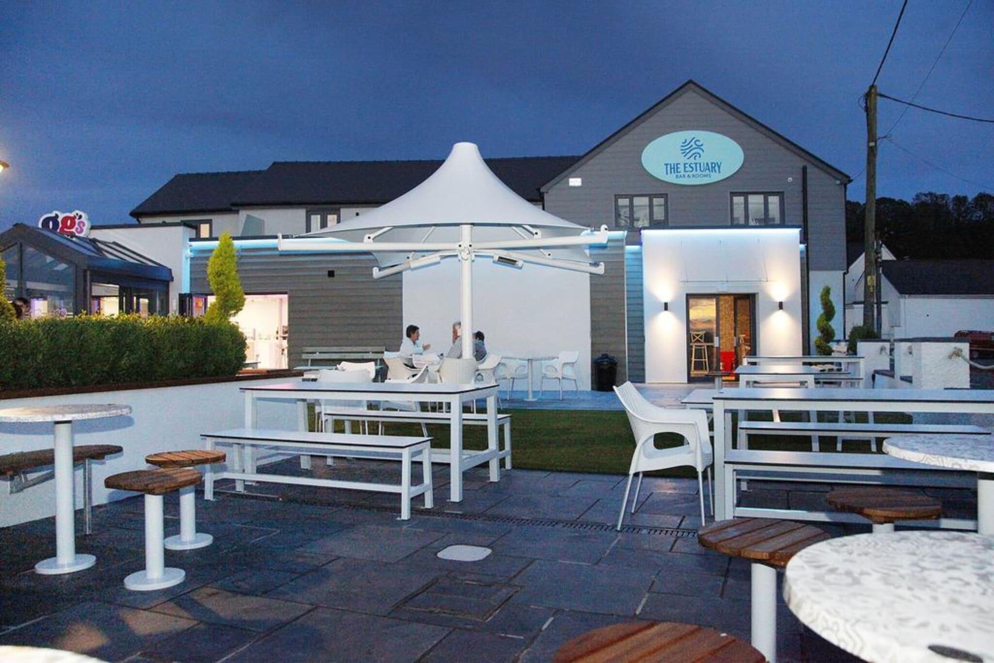 Varios The Estuary Bar and Rooms