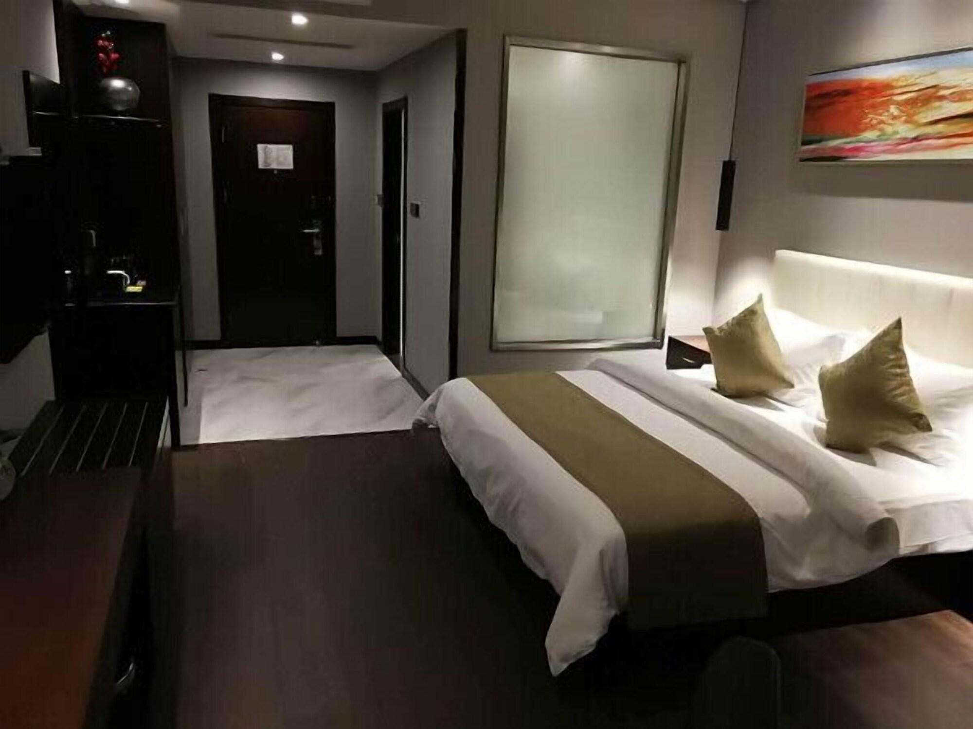 Varios Metropolo Shanghai Hongqiao Airpart Wuzhong Road Hotel