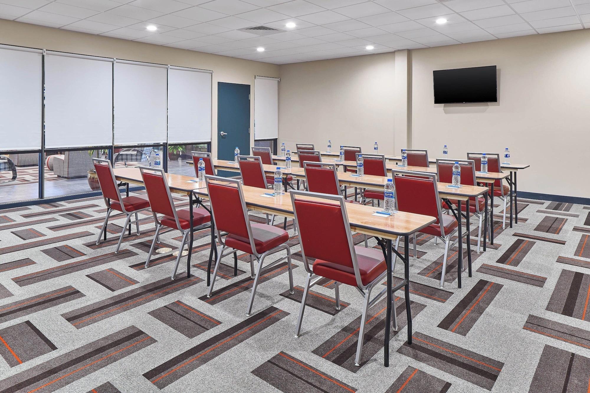 Sala de Reuniones Four Points by Sheraton Oklahoma City Airport