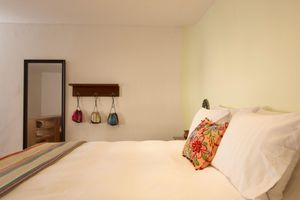 Alquiler Vacacional - COZY & SPACIOUS BOUTIQUE LOFT Close to LA RONDA- AUTHENTIC Colonial touches