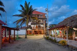 Alojamiento - Cocoa Beachfront Inn