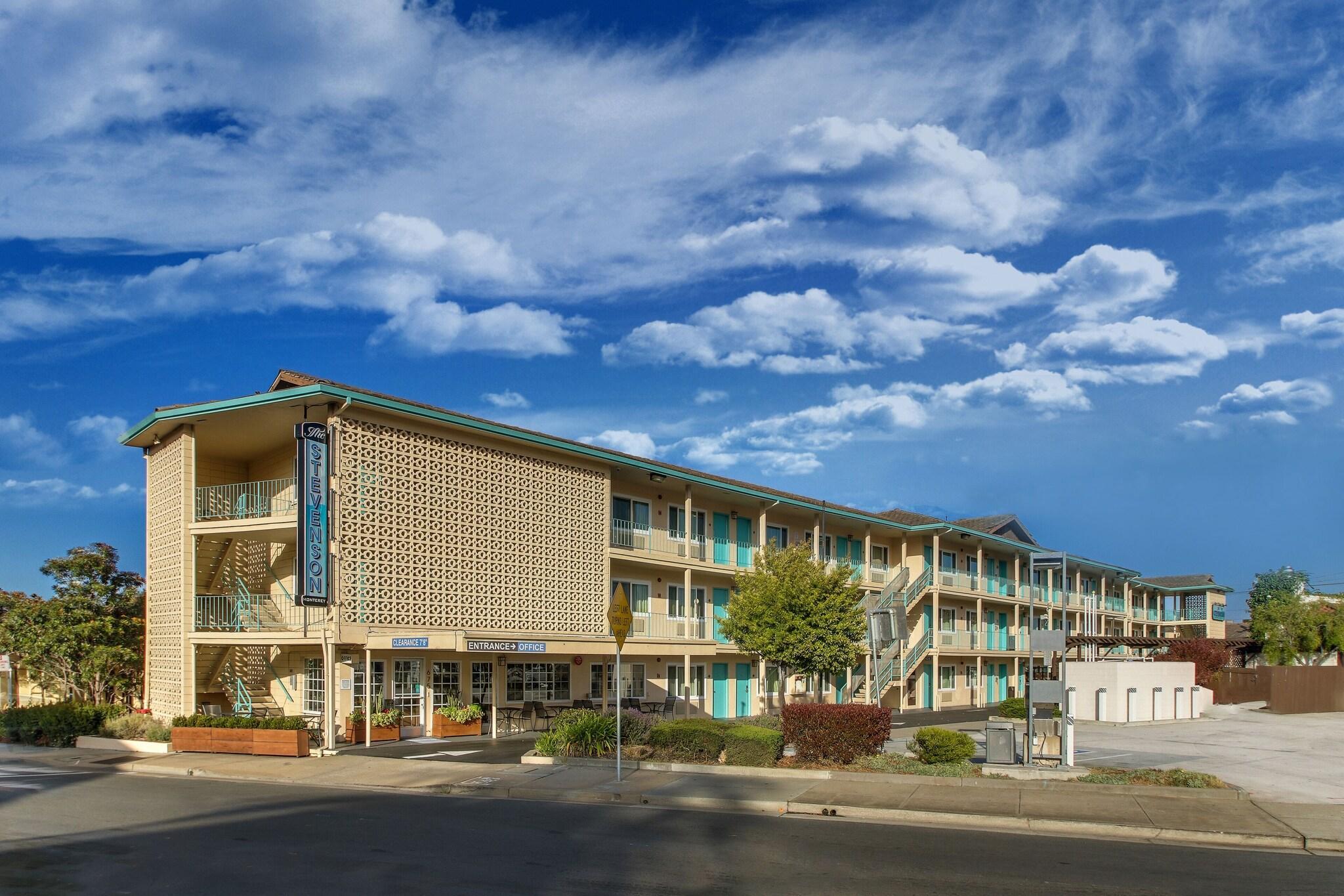 Vista Exterior The Stevenson Monterey