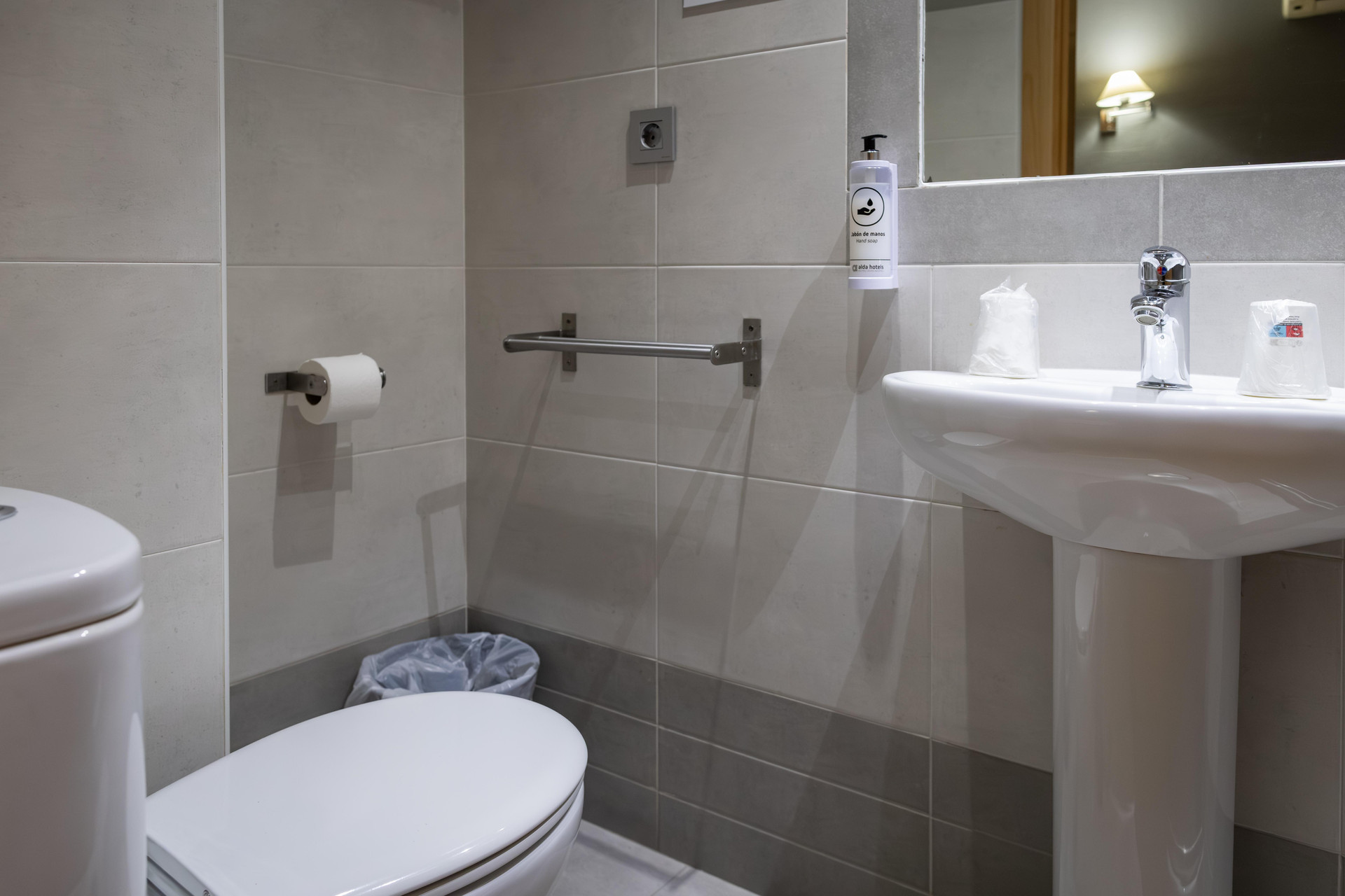 Equipamiento de Habitación Hotel Alda Centro Palencia