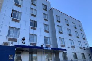 Alojamiento - Days Inn by Wyndham Brooklyn Borough Park