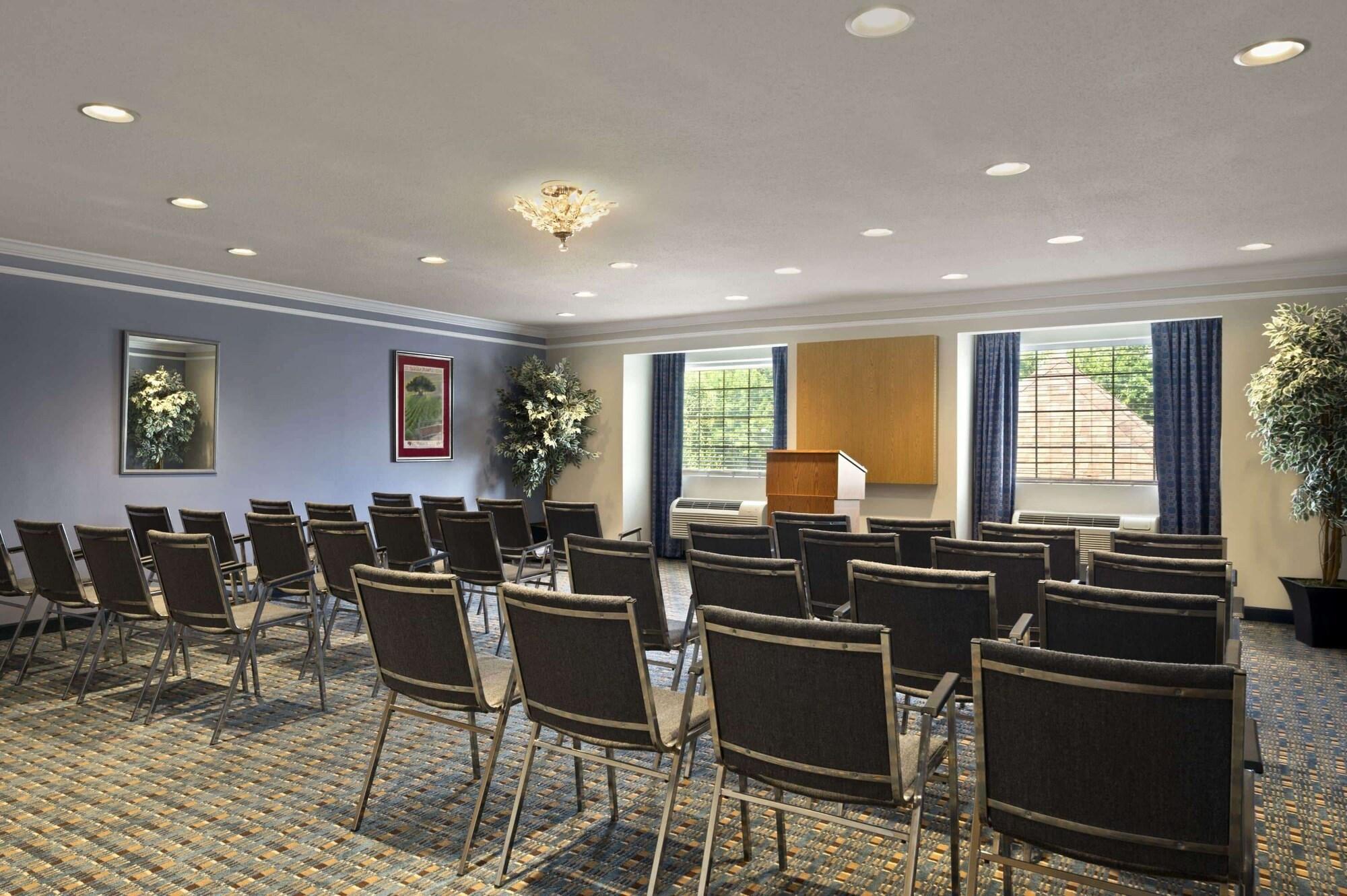 Sala de Reuniones Microtel Inn & Suites by Wyndham Ponchatoula/Hammond
