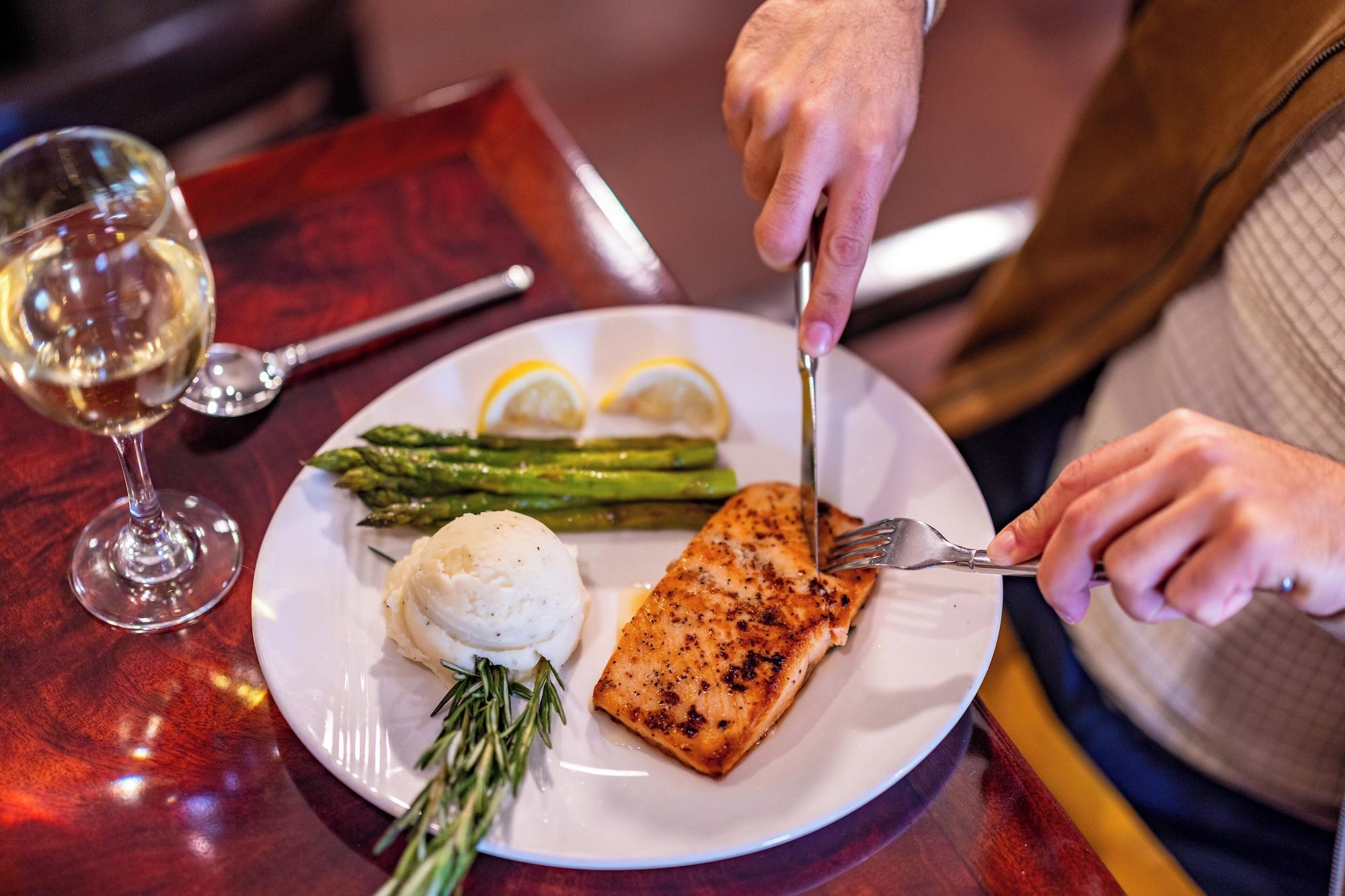 Restaurant The Churchill Hotel near Embassy Row
