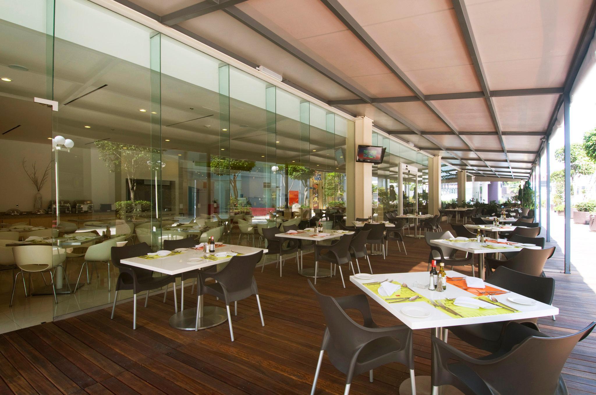 Vista Exterior Fiesta Inn Insurgentes Sur