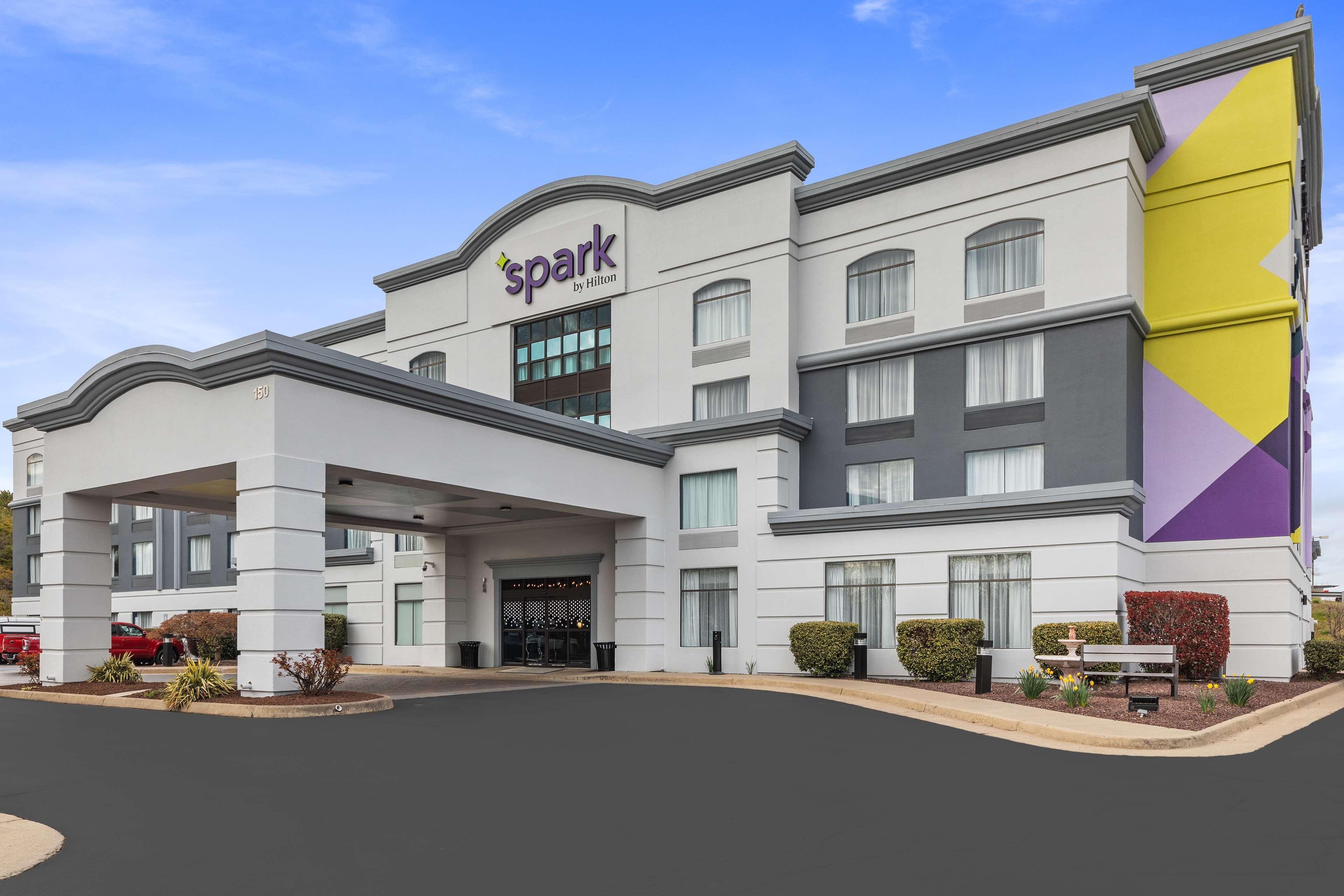 Vista Exterior Spark by Hilton Winchester