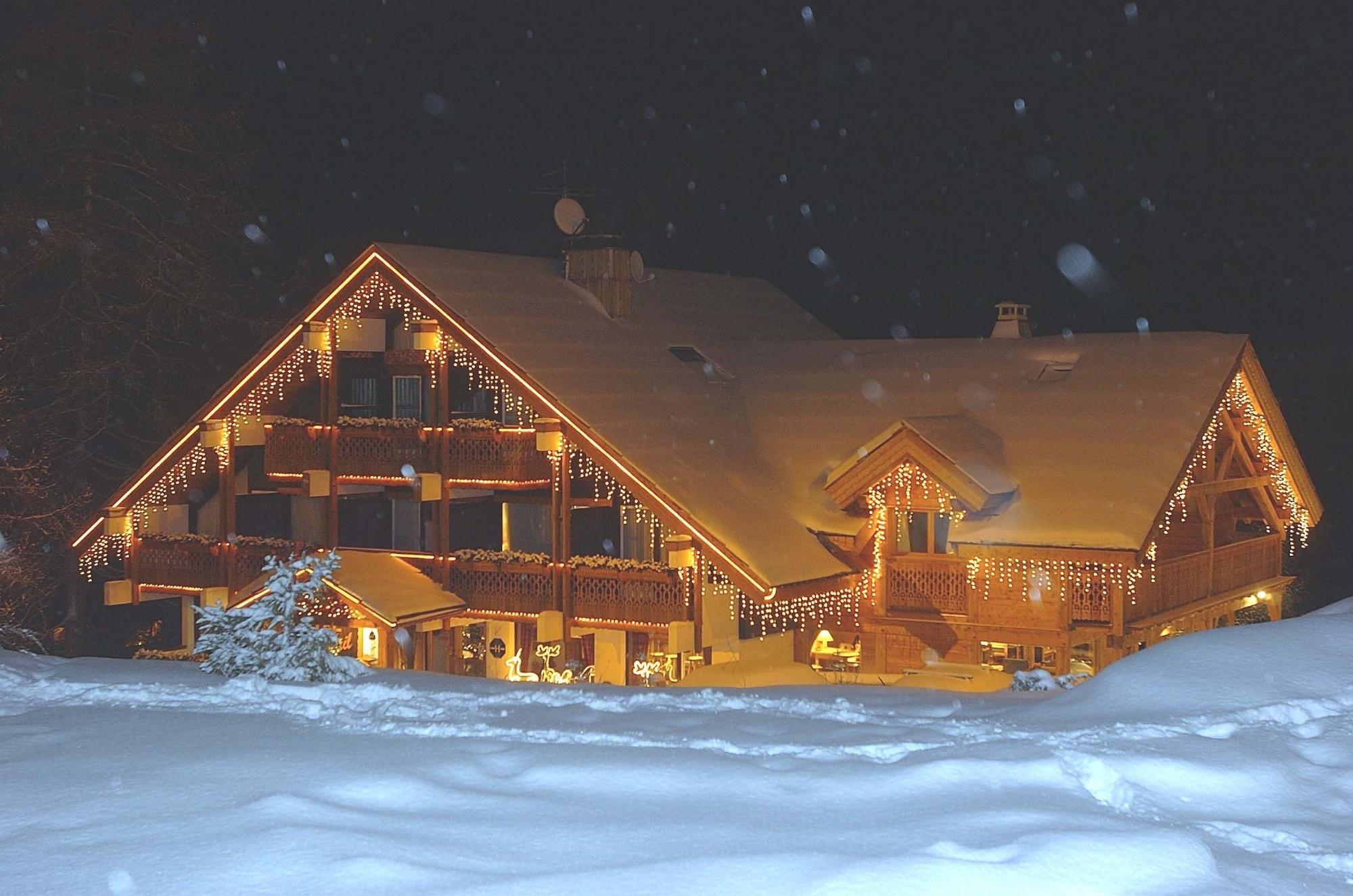Vista Exterior Chalet Hôtel L'Ecureuil