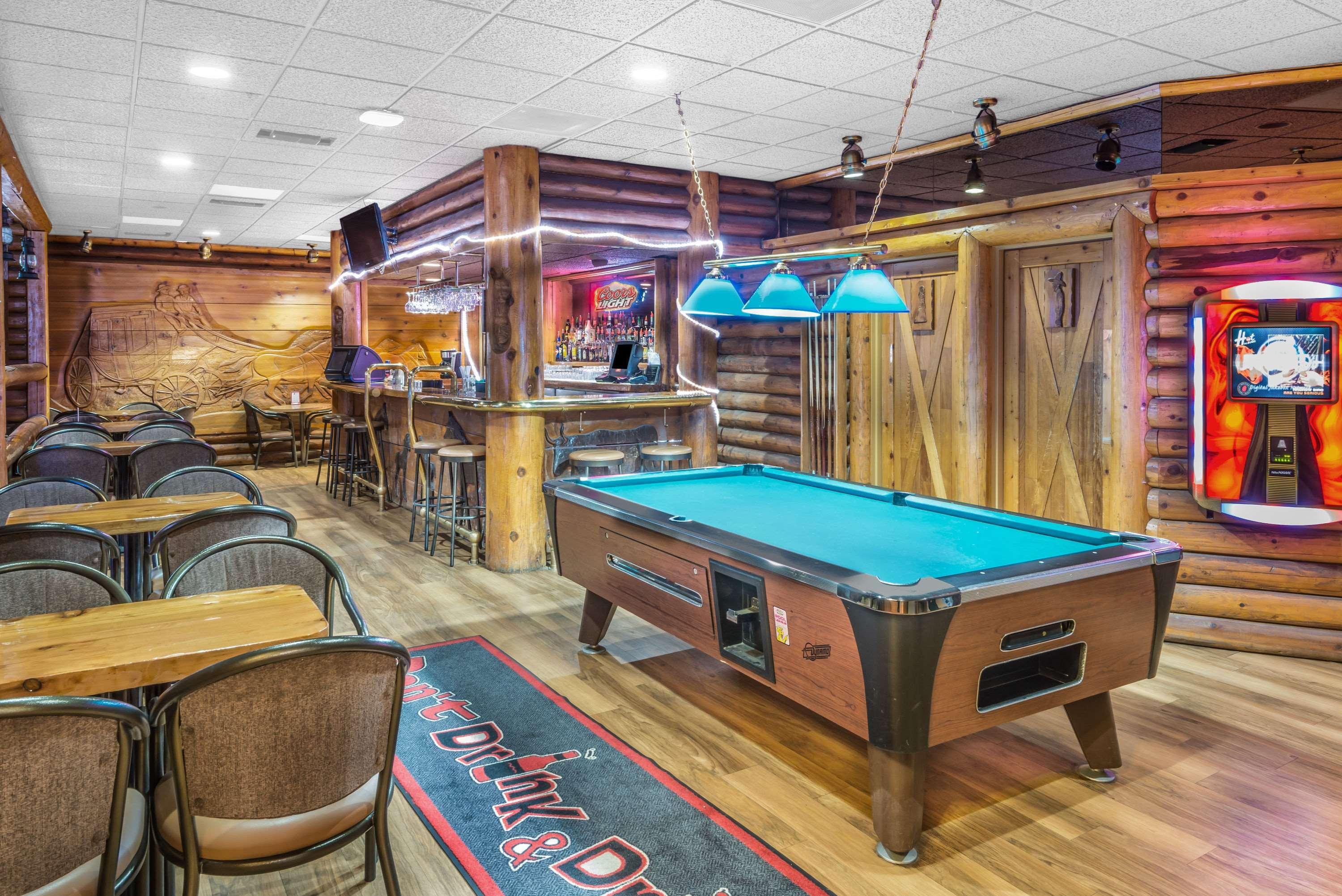 Bar/Salón Super 8 by Wyndham Innisfail