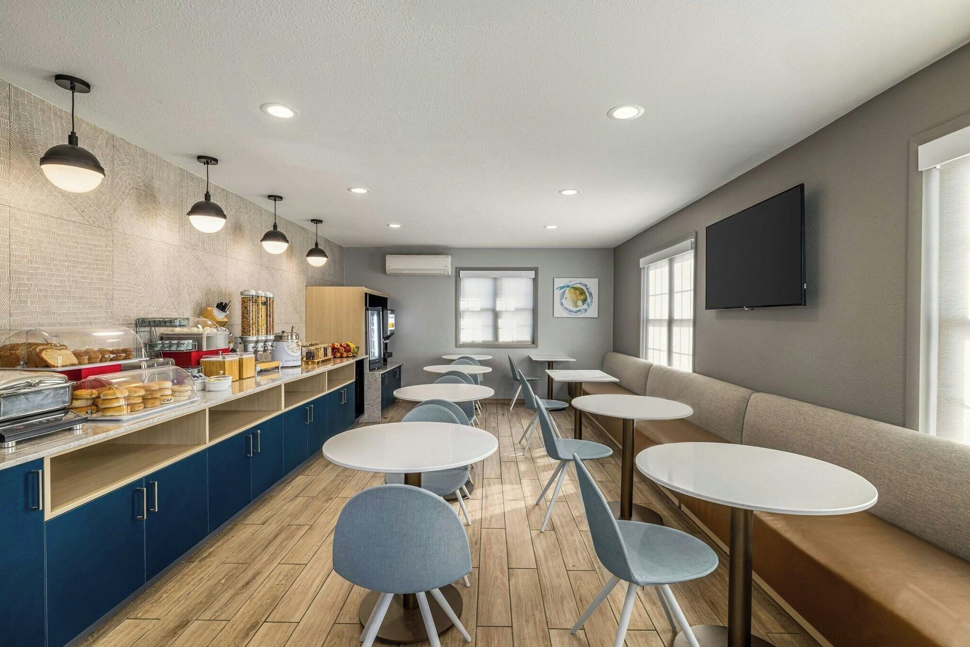Restaurant TownePlace Suites by Marriott Detroit Dearborn