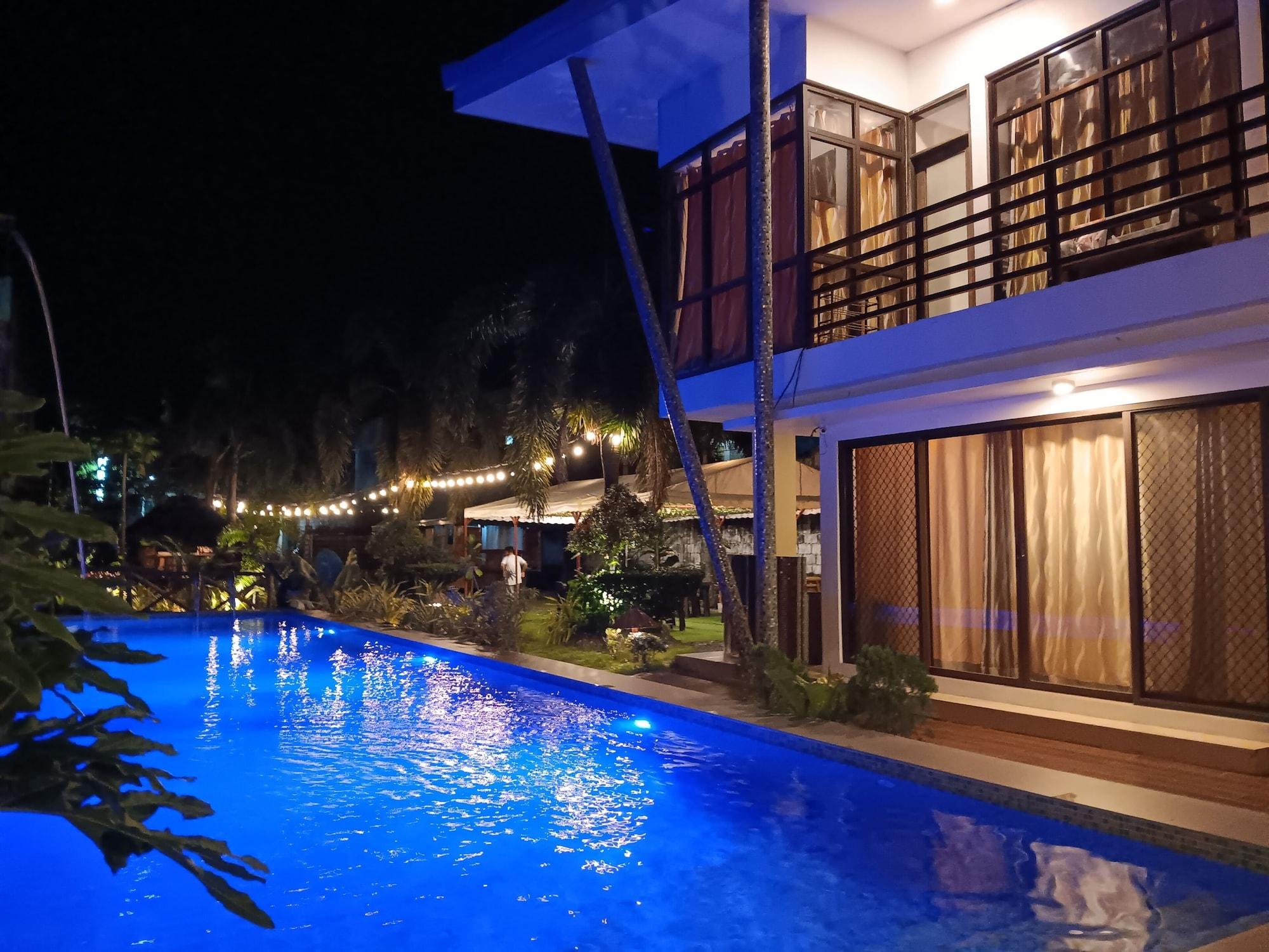 Vista Piscina Casa Herminia Baler