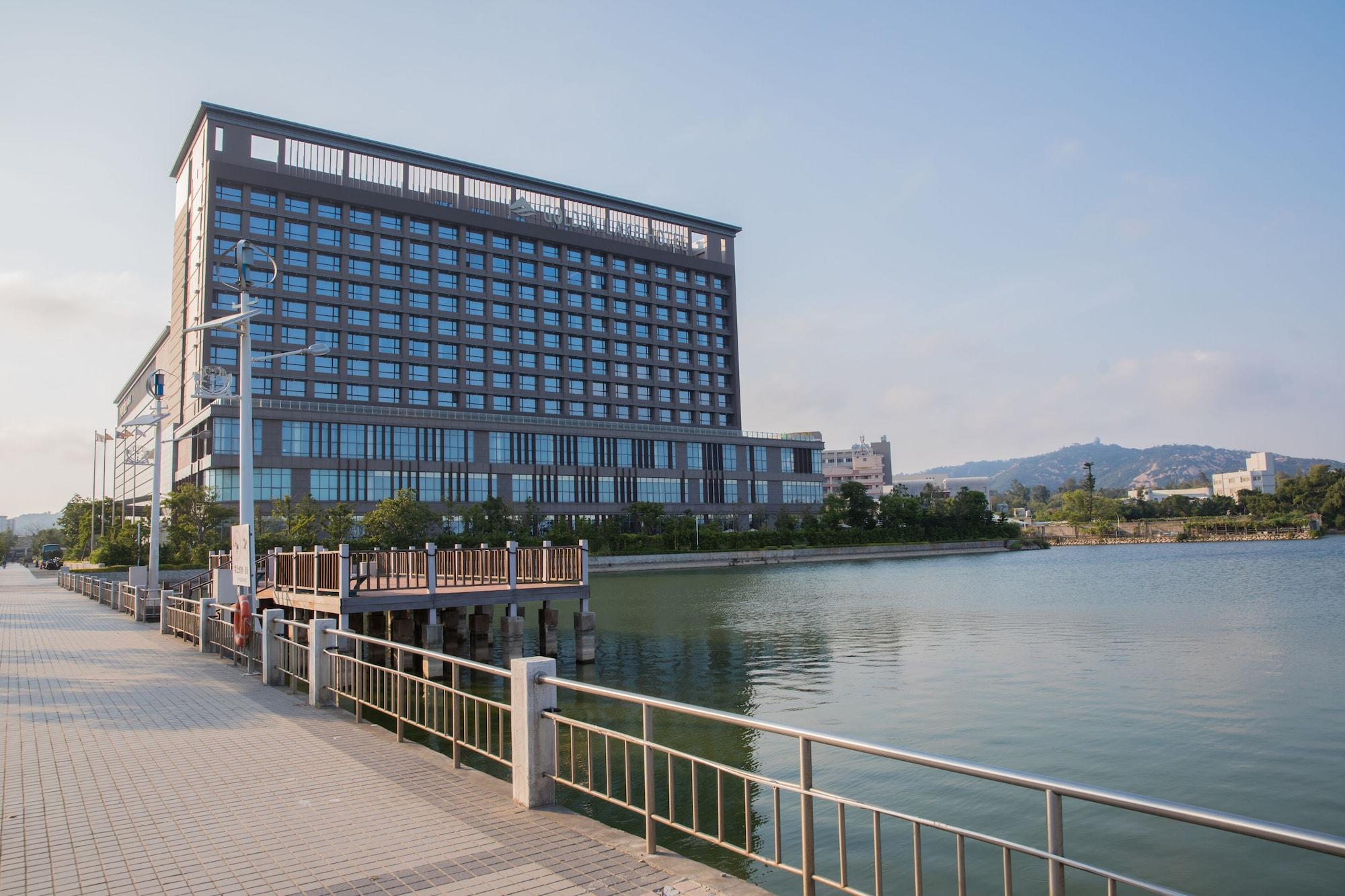 Vista Exterior Everrich Golden Lake Hotel