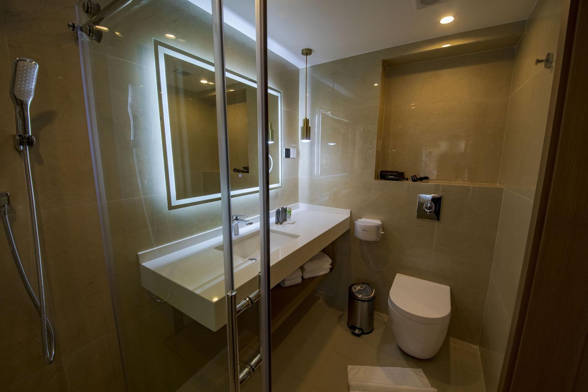 Equipamiento de Habitación Luxotel Aqaba Beach Resort & Spa Only 15 years plus