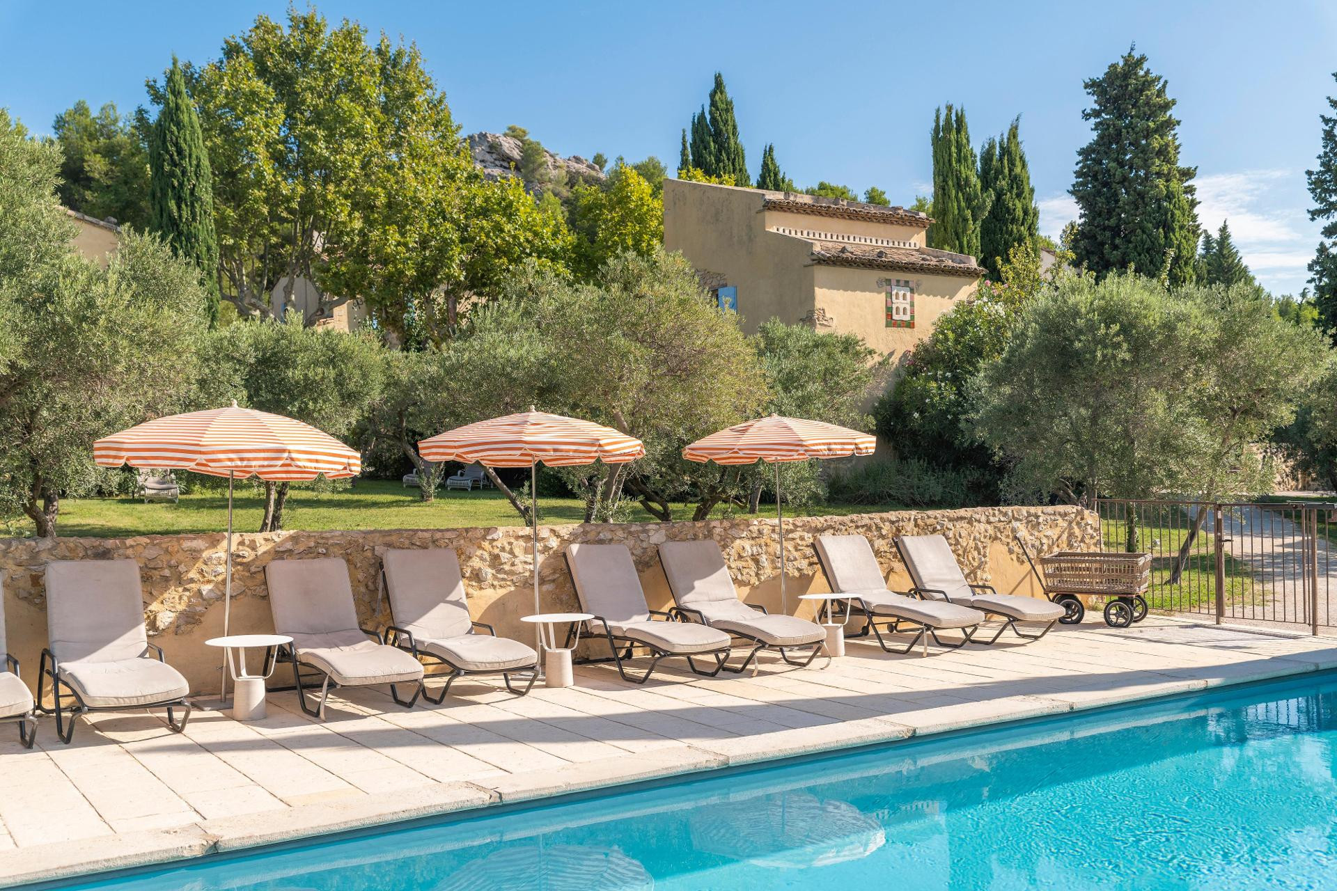 Vista Piscina Les Petites Maisons Hameau des Baux