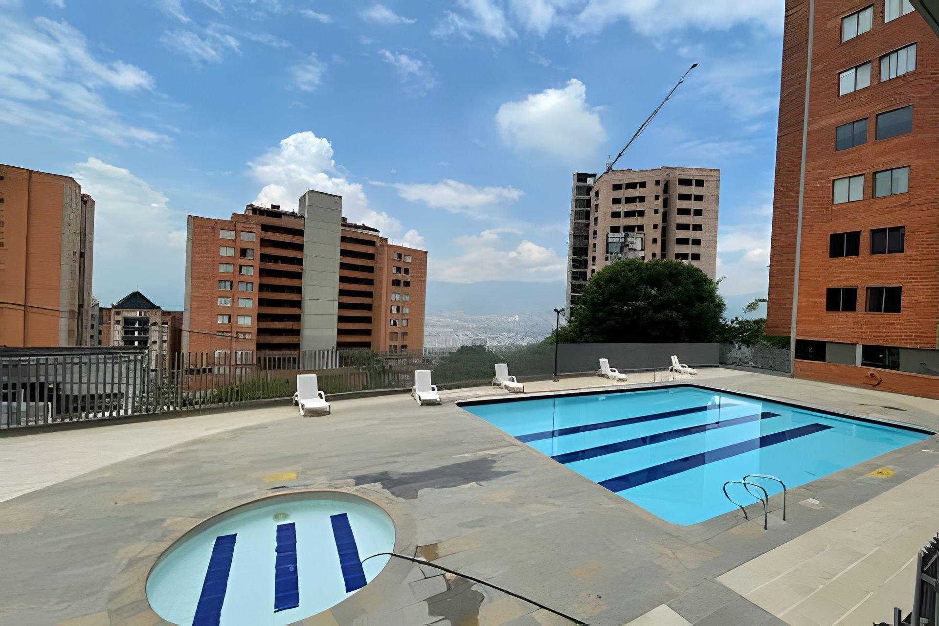 Vista Piscina Cómodo Apartamento Medellín E512