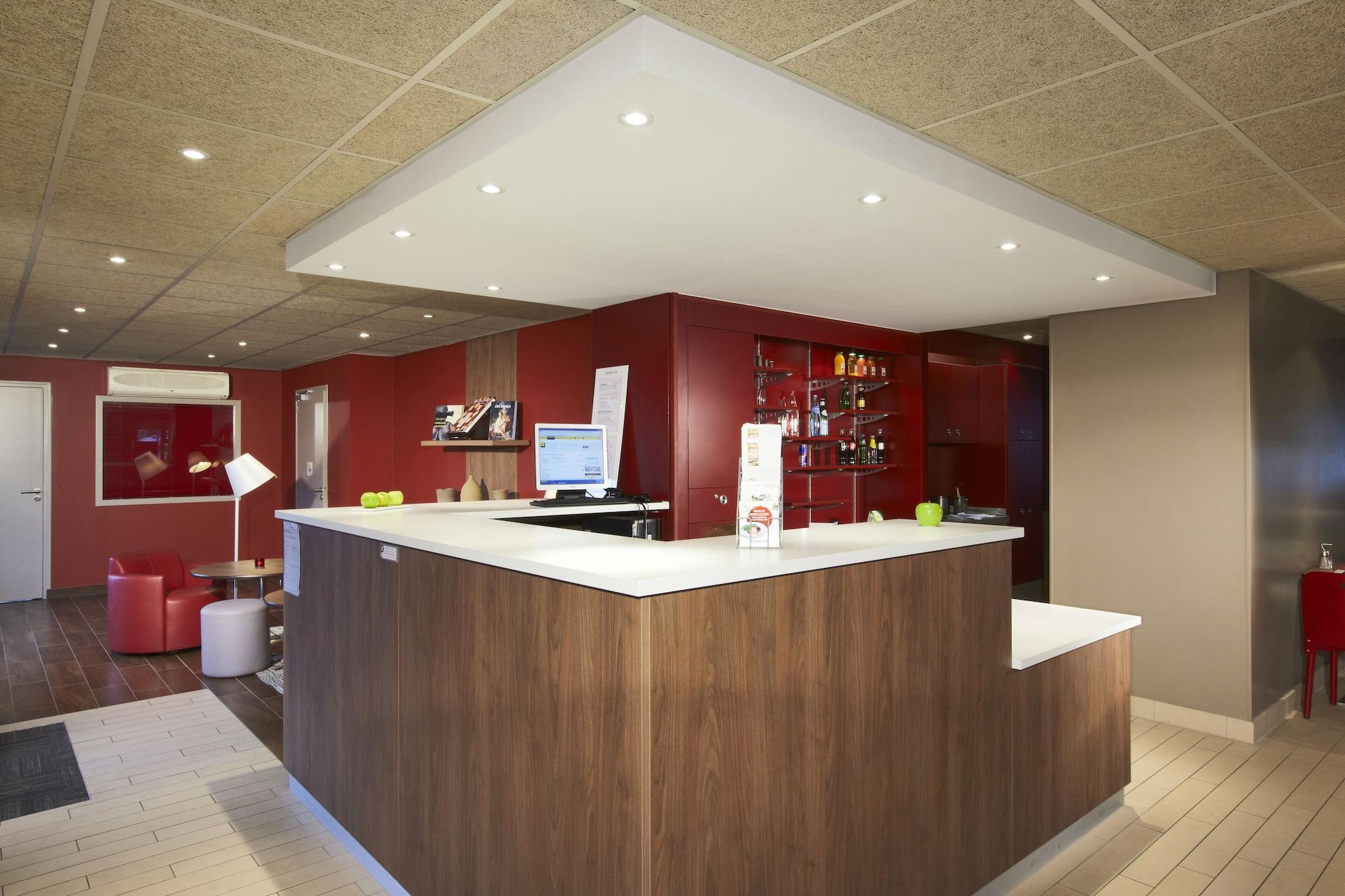Vista Lobby Hotel Campanile Bourges Nord- Saint Doulchard