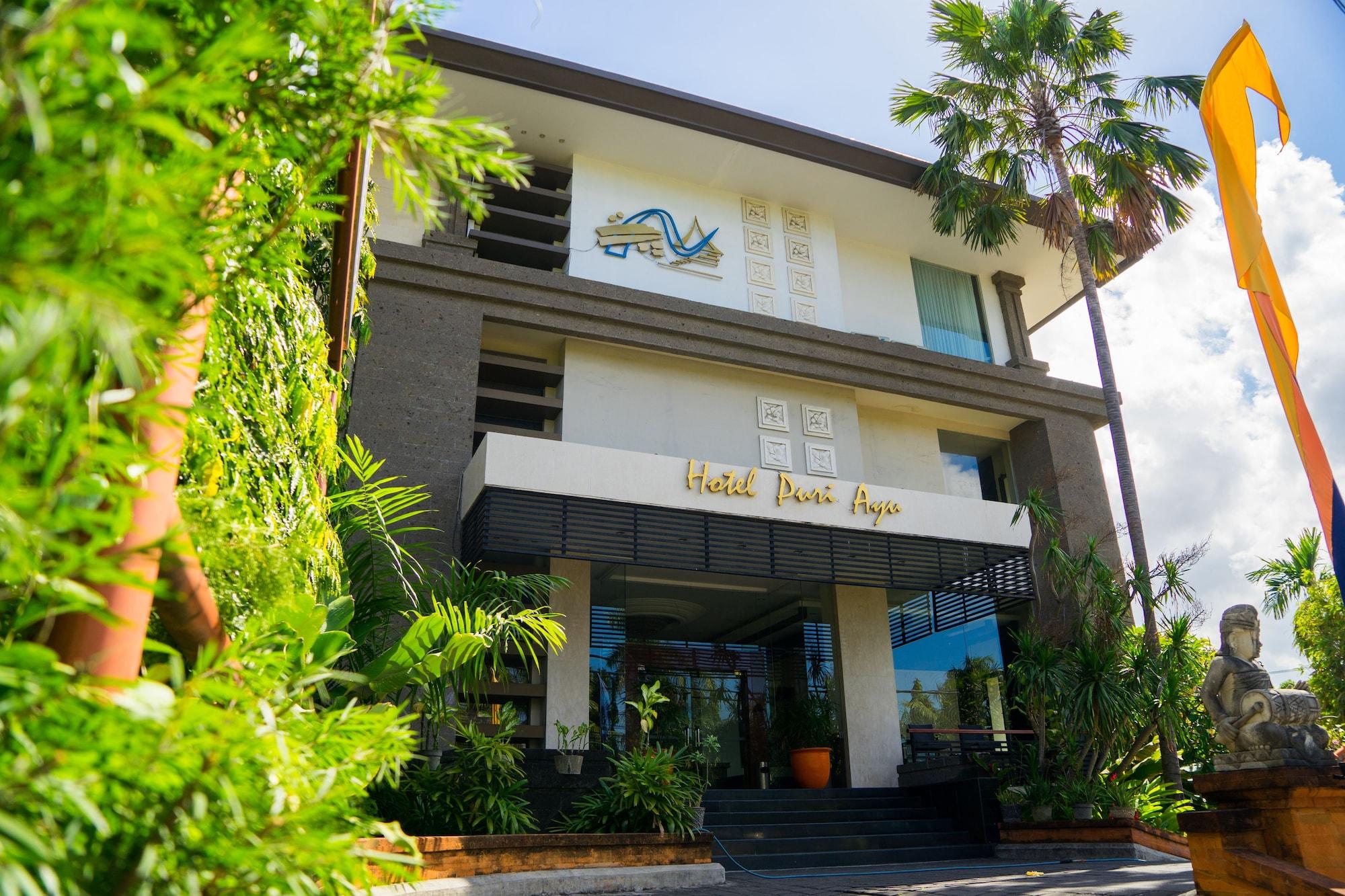 Vista Exterior Hotel Puri Ayu