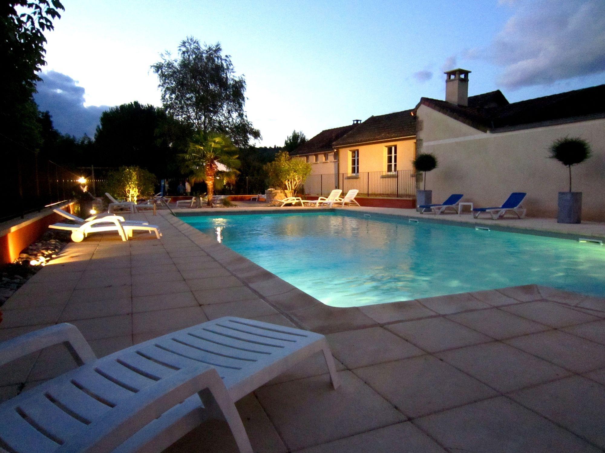 Varios Hôtel-Restaurant ARCHAMBEAU