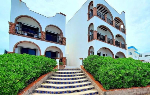 Oceanside Casita "Xalapa" with a/c and pool 5 min stroll to beach - Hoteles cerca de Playa Norte en Isla Mujeres