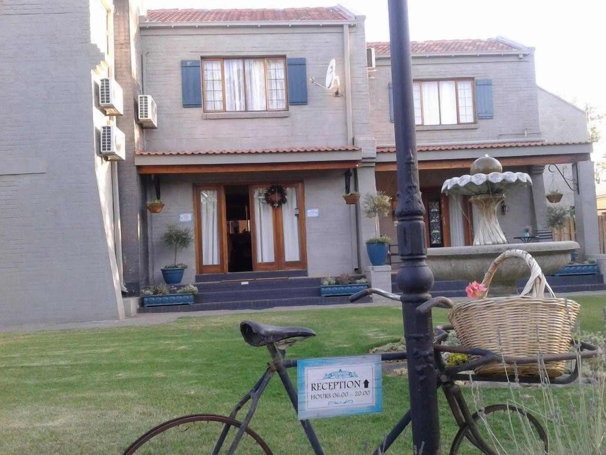 Varios Tuscana Villa Guesthouse