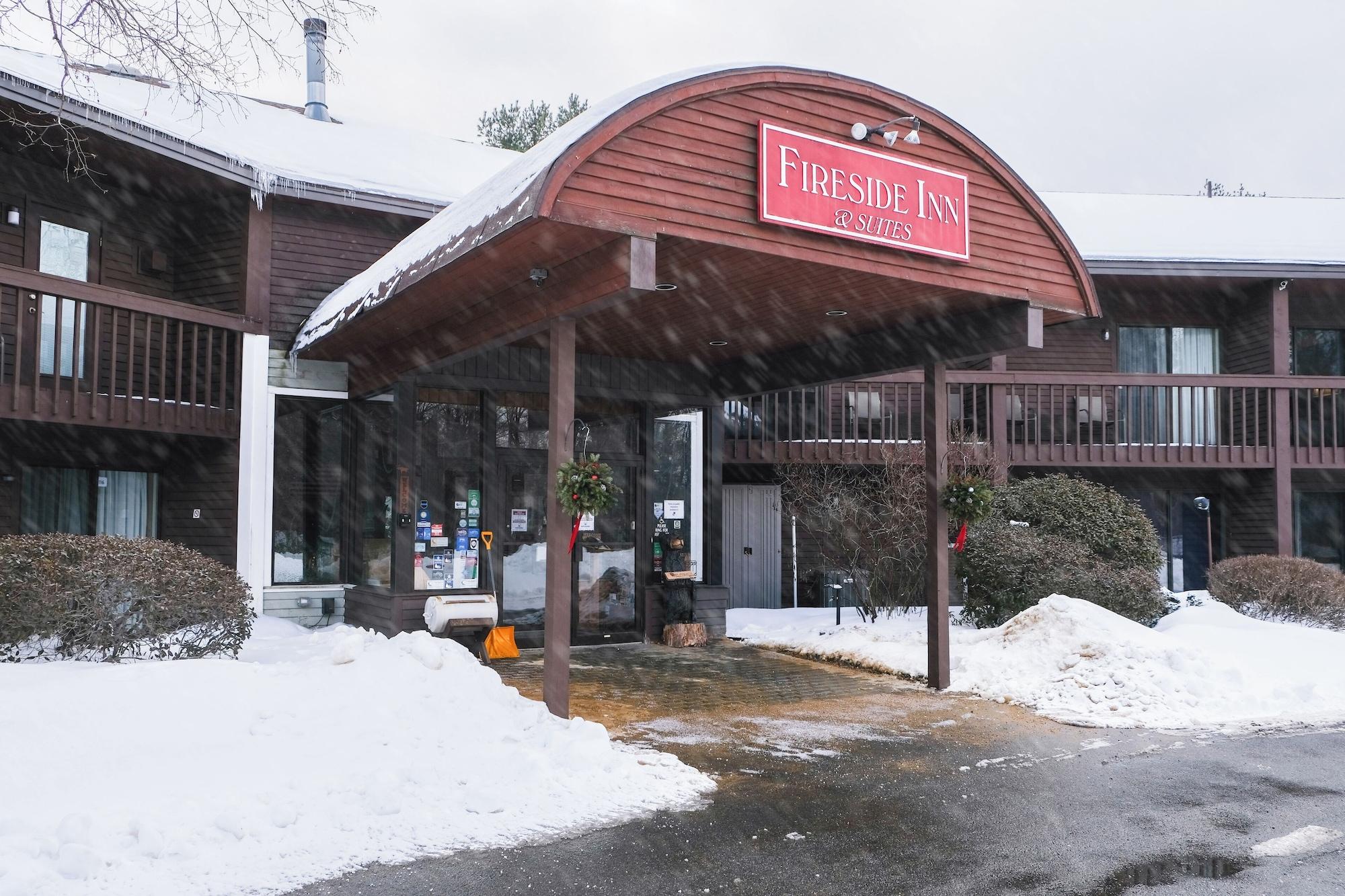 Vista Exterior Fireside Inn & Suites Gilford
