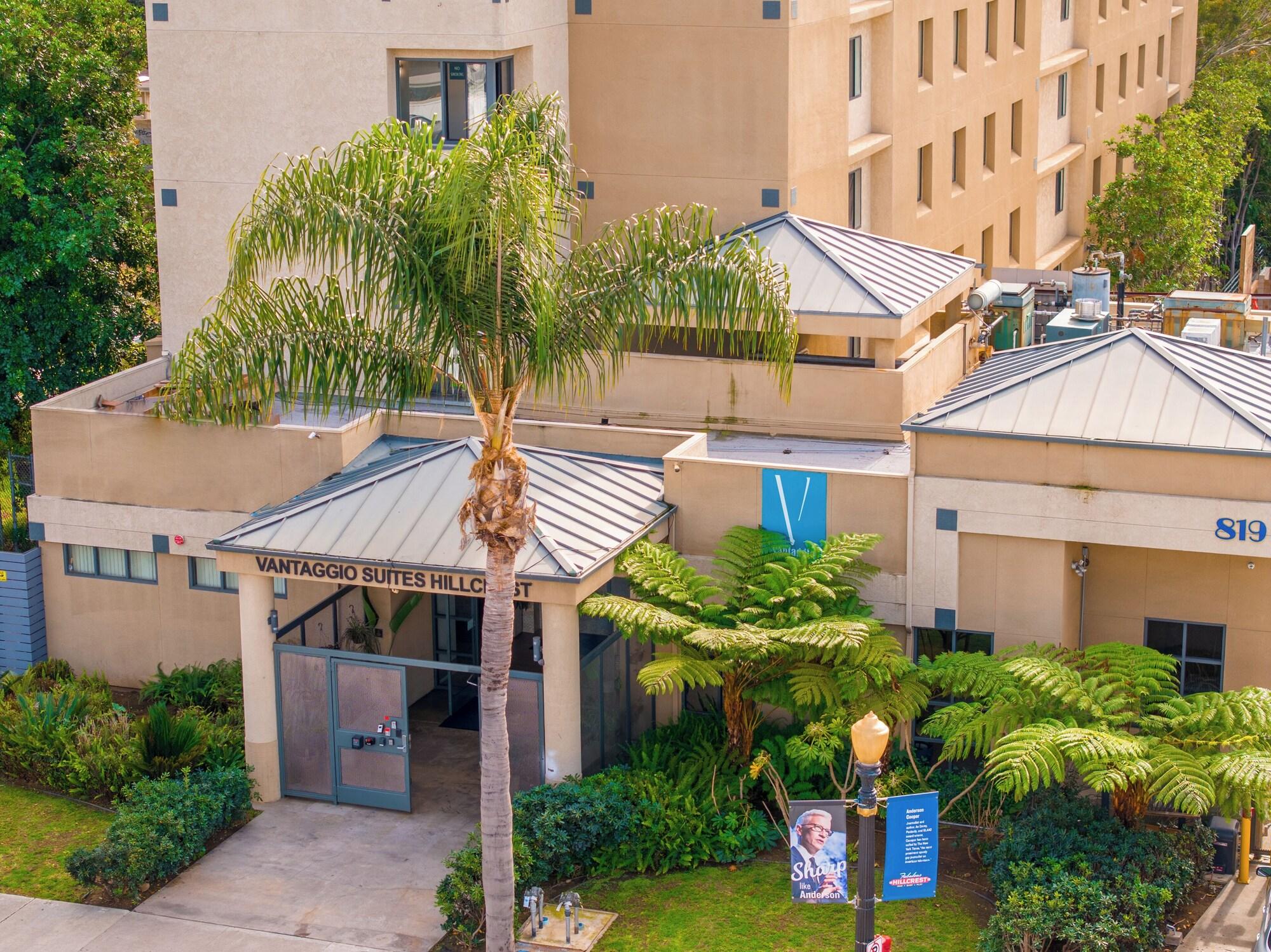 Vista Exterior Uptown Inn by Vantaggio - Limited Service Apart-Hotel