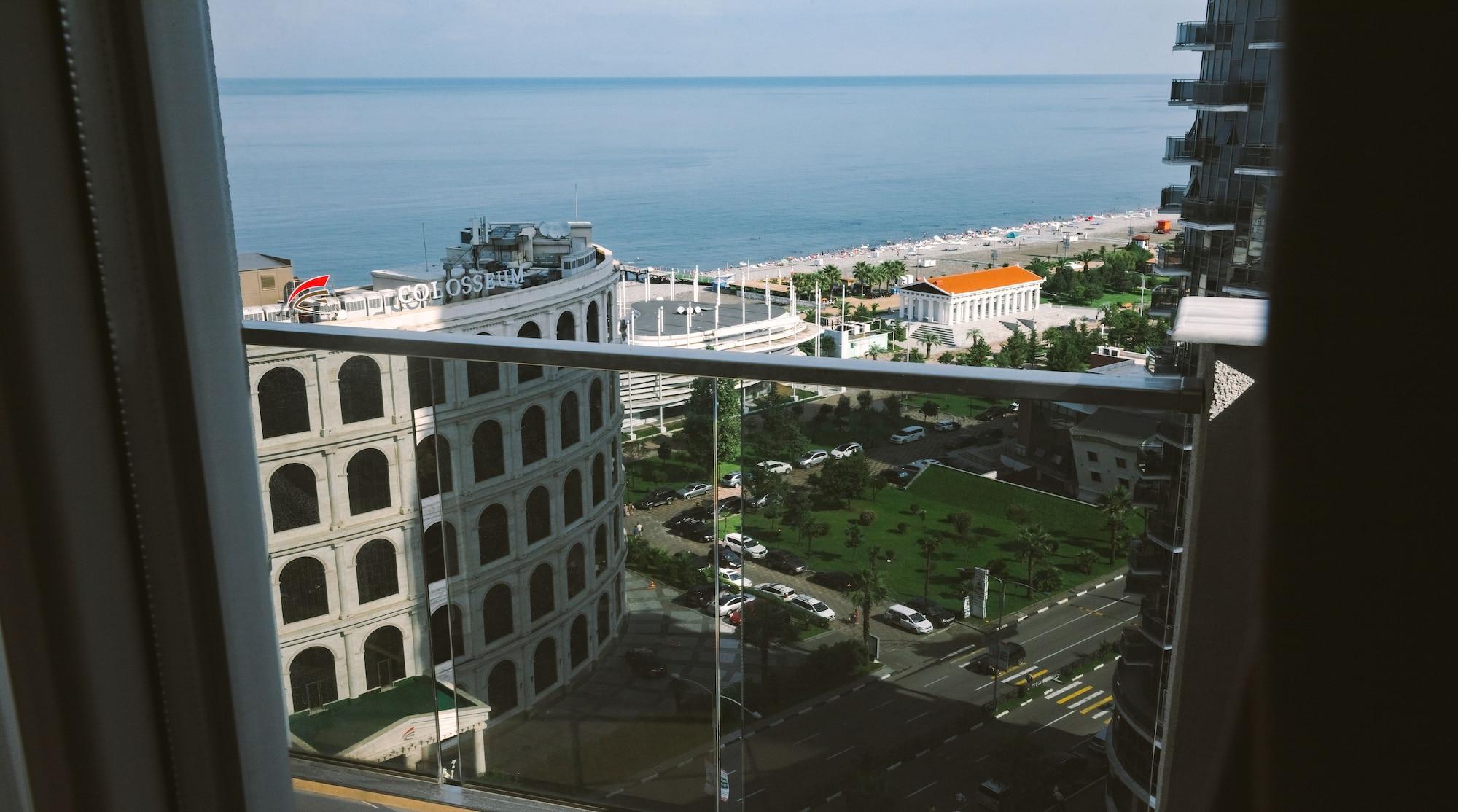 Comodidades del Alojamiento Silk Road Sea Towers Batumi Apart Hotel