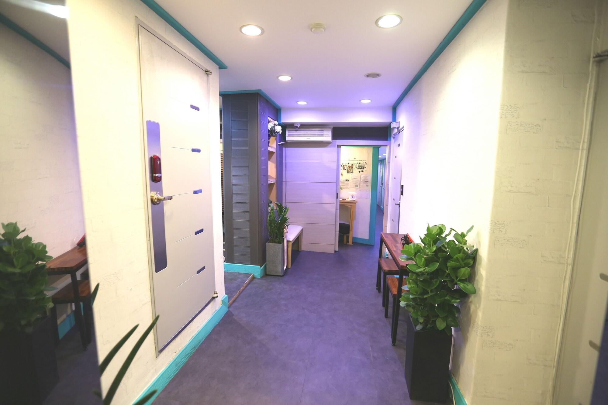 Varios Must Stay Hotel Myeongdong